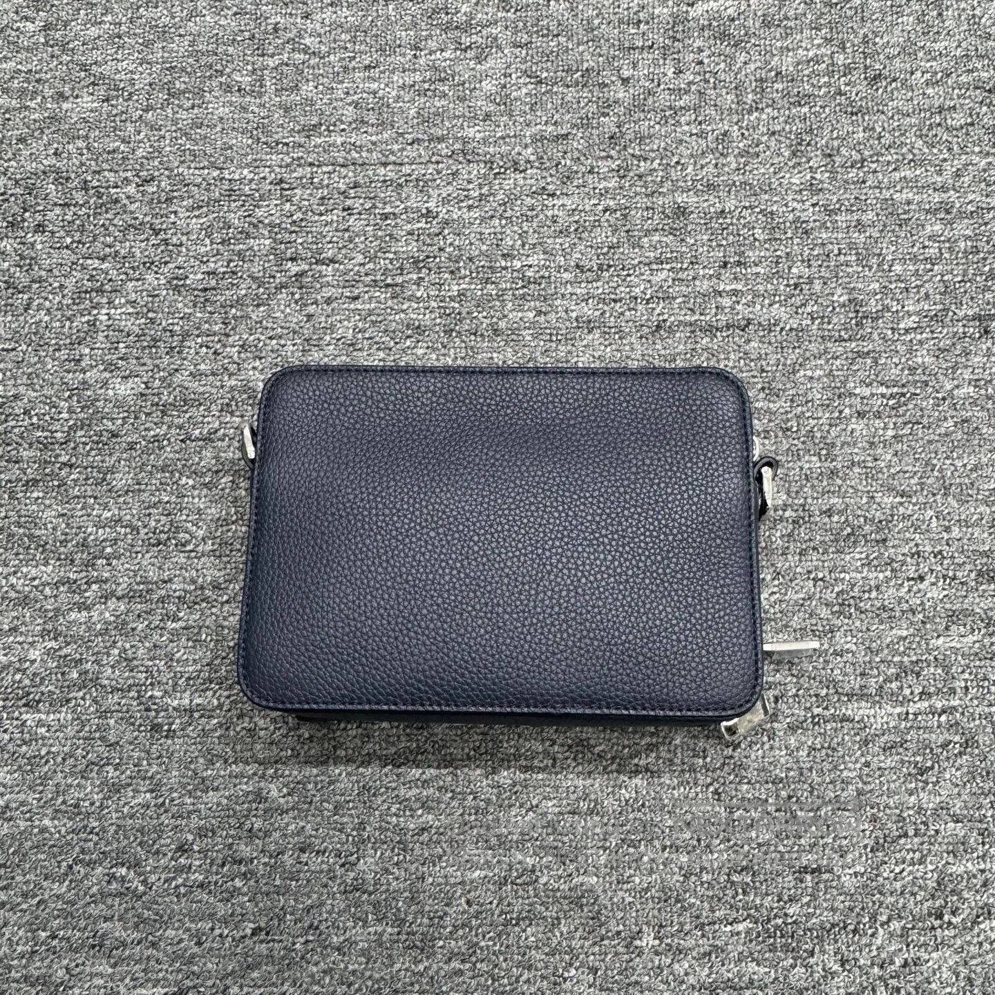 Dior Black Leather Zip. Size ONE SIZE - 3 Thumbnail