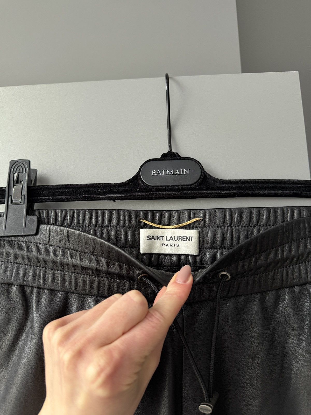 Saint Laurent Paris Saint Laurent Paris Black Leather Jogger Trousers Size 25" / US 0 / IT 36 - 6 Thumbnail