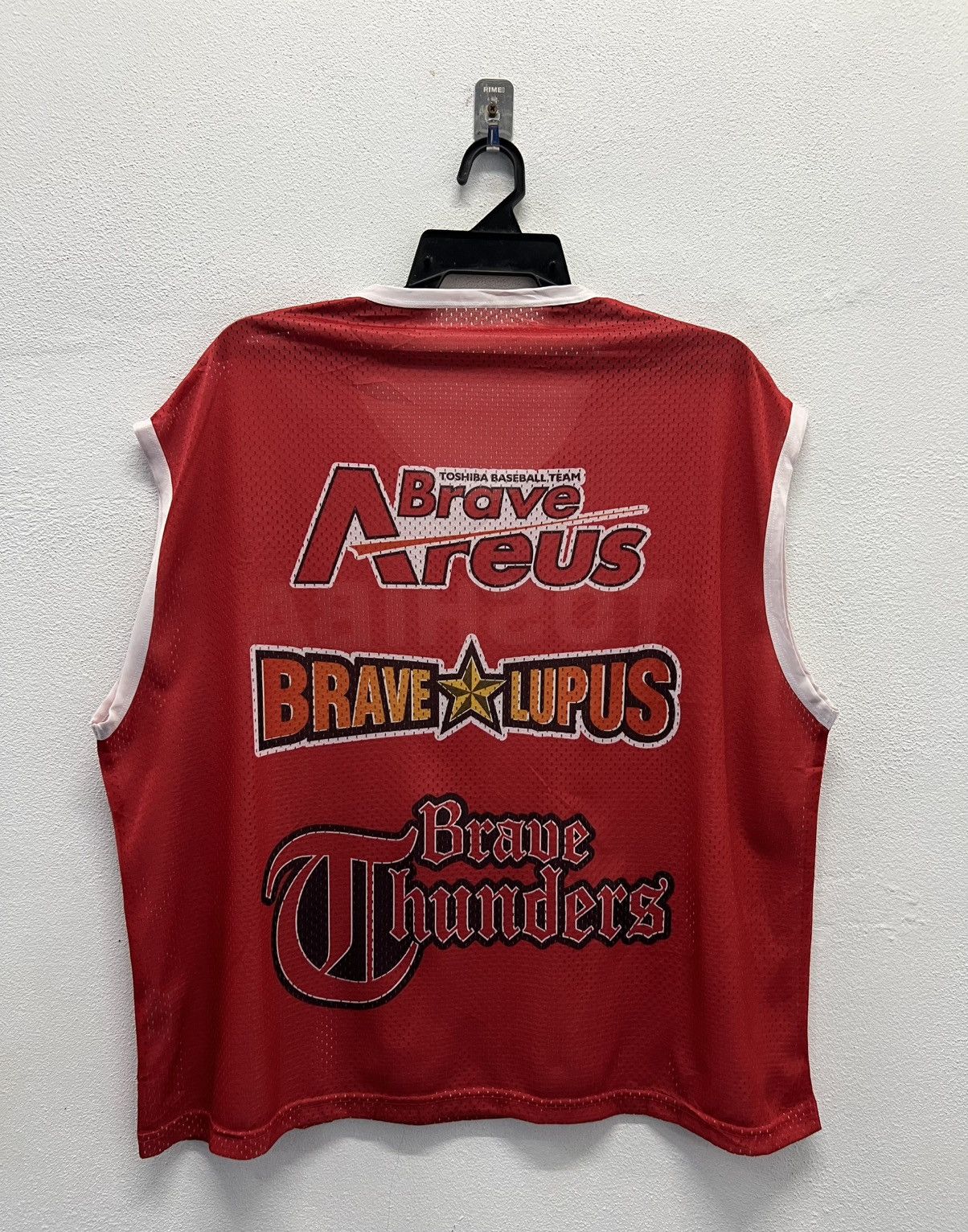 Vintage VINTAGE TOSHIBA BASKETBALL TEAM SLEEVELESS JERSEY Size US XL / EU 56 / 4 - 1 Thumbnail