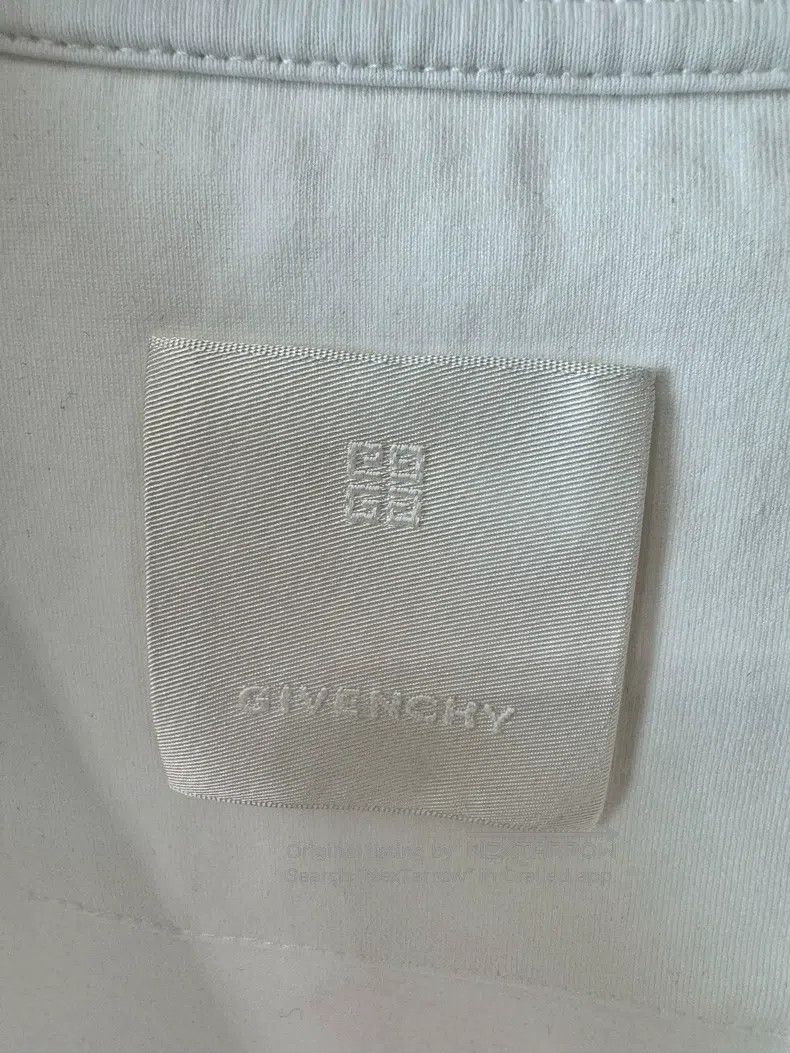 Givenchy Givenchy White Big Ripped Short Sleeve Size US M / EU 48-50 / 2 - 3 Thumbnail