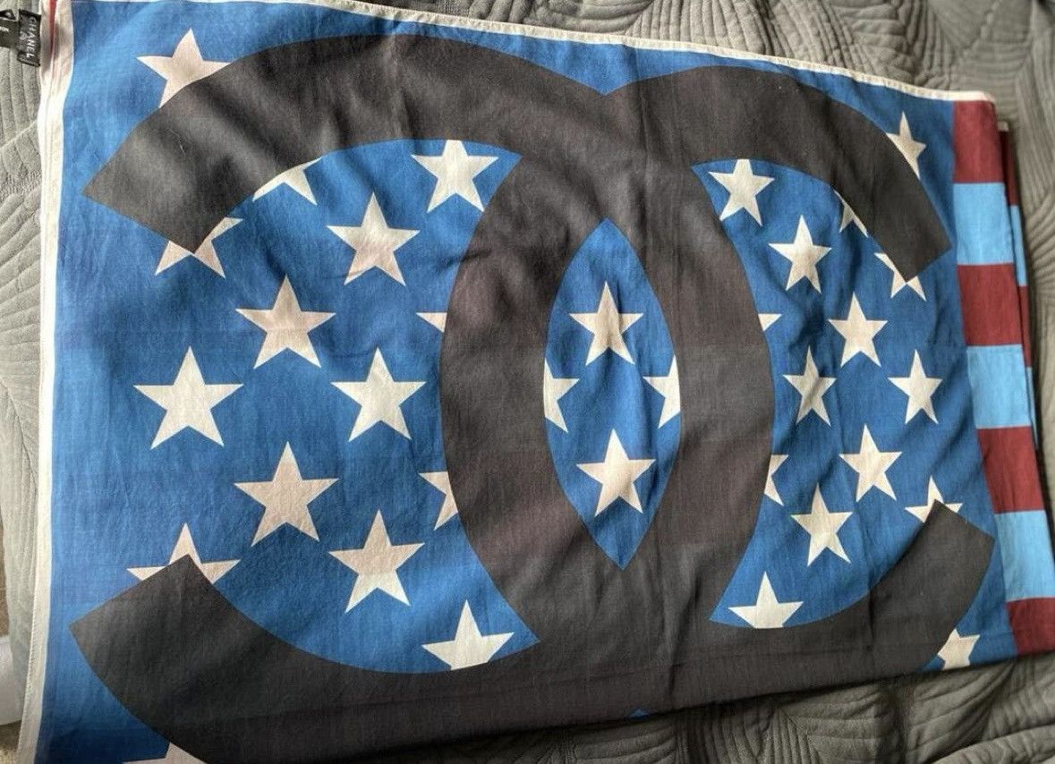 Chanel Rare Chanel American Flag Scarf Size ONE SIZE - 1 Thumbnail