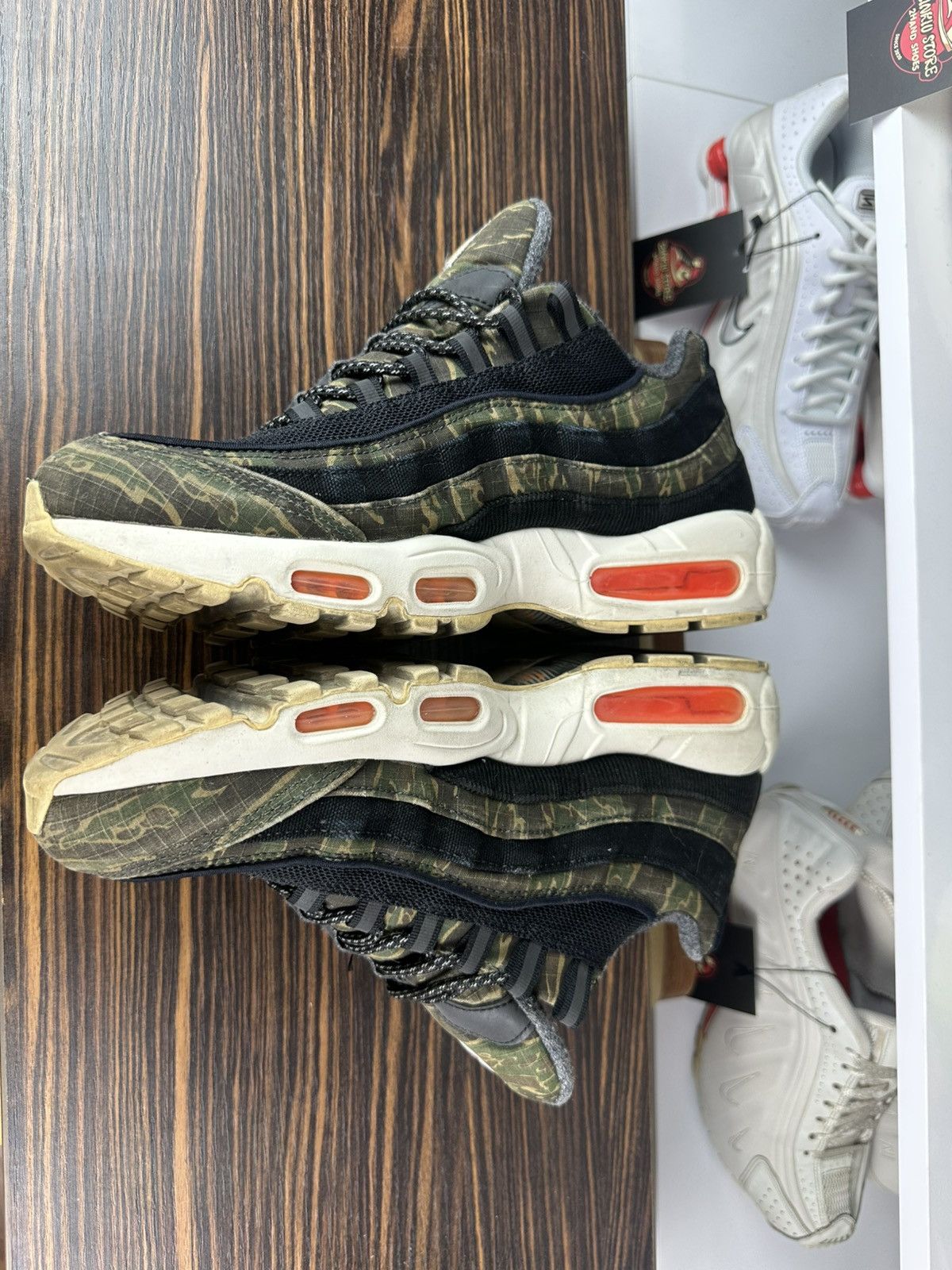 Carhartt Wip × Nike NIKE AIRMAX 95 X CARHARTT Size US 10 / EU 43 - 5 Thumbnail