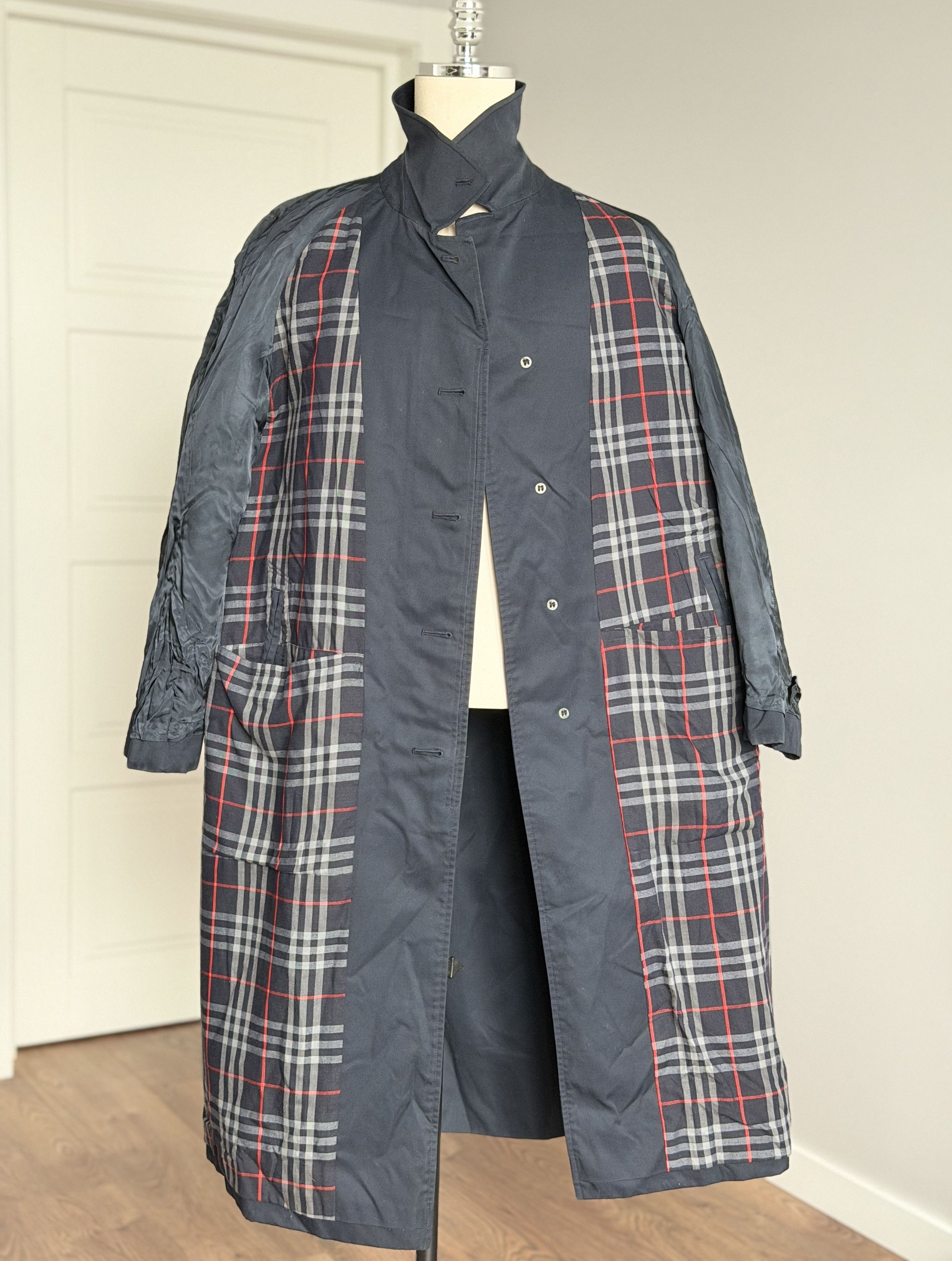 Burberry Vintage BURBERRYS London Long Coat Made In England Navy Size US XL / EU 56 / 4 - 10 Thumbnail