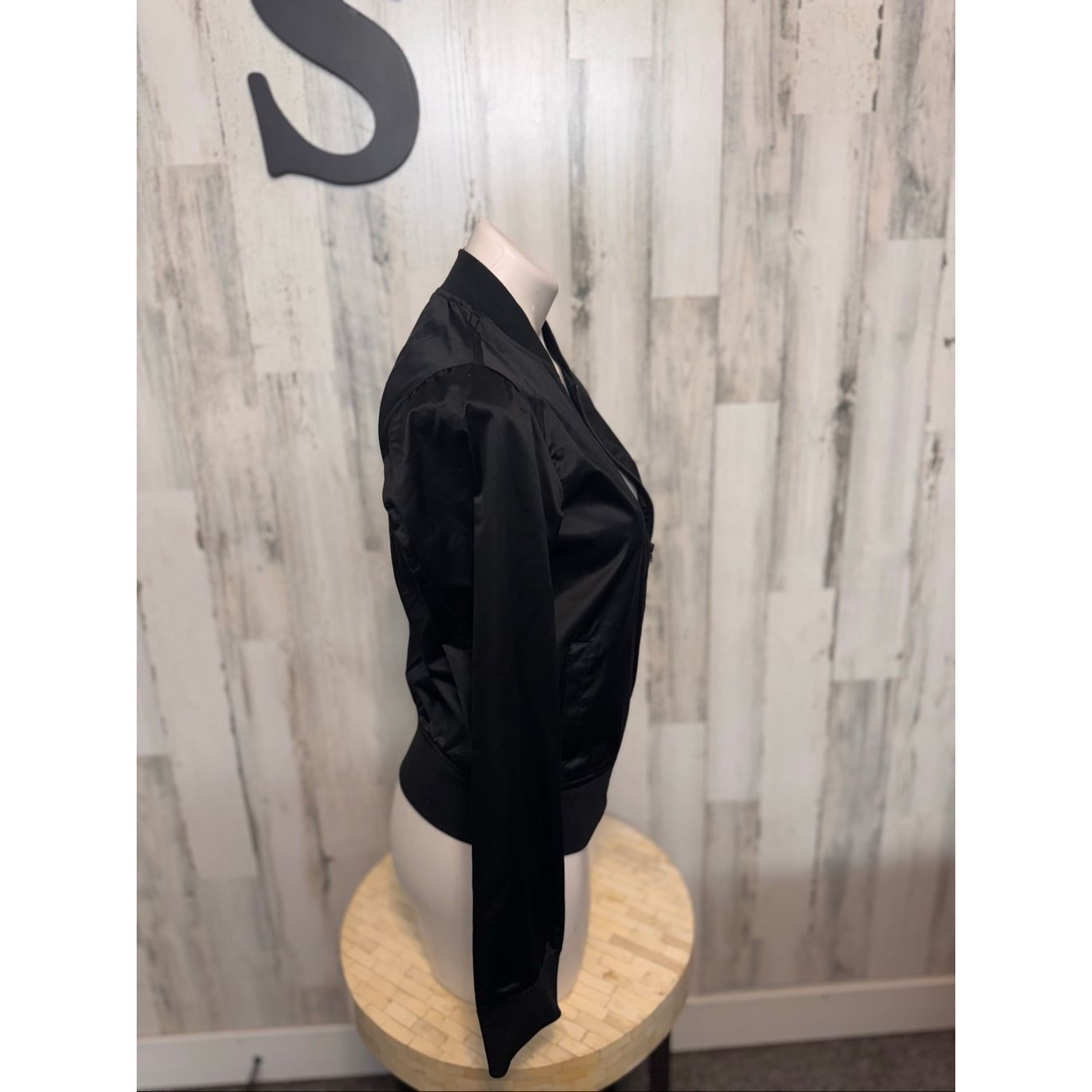 City Streets City Streets Lightweight Sleek Black Full Zip Classic Flight Size S / US 4 / IT 40 - 3 Thumbnail