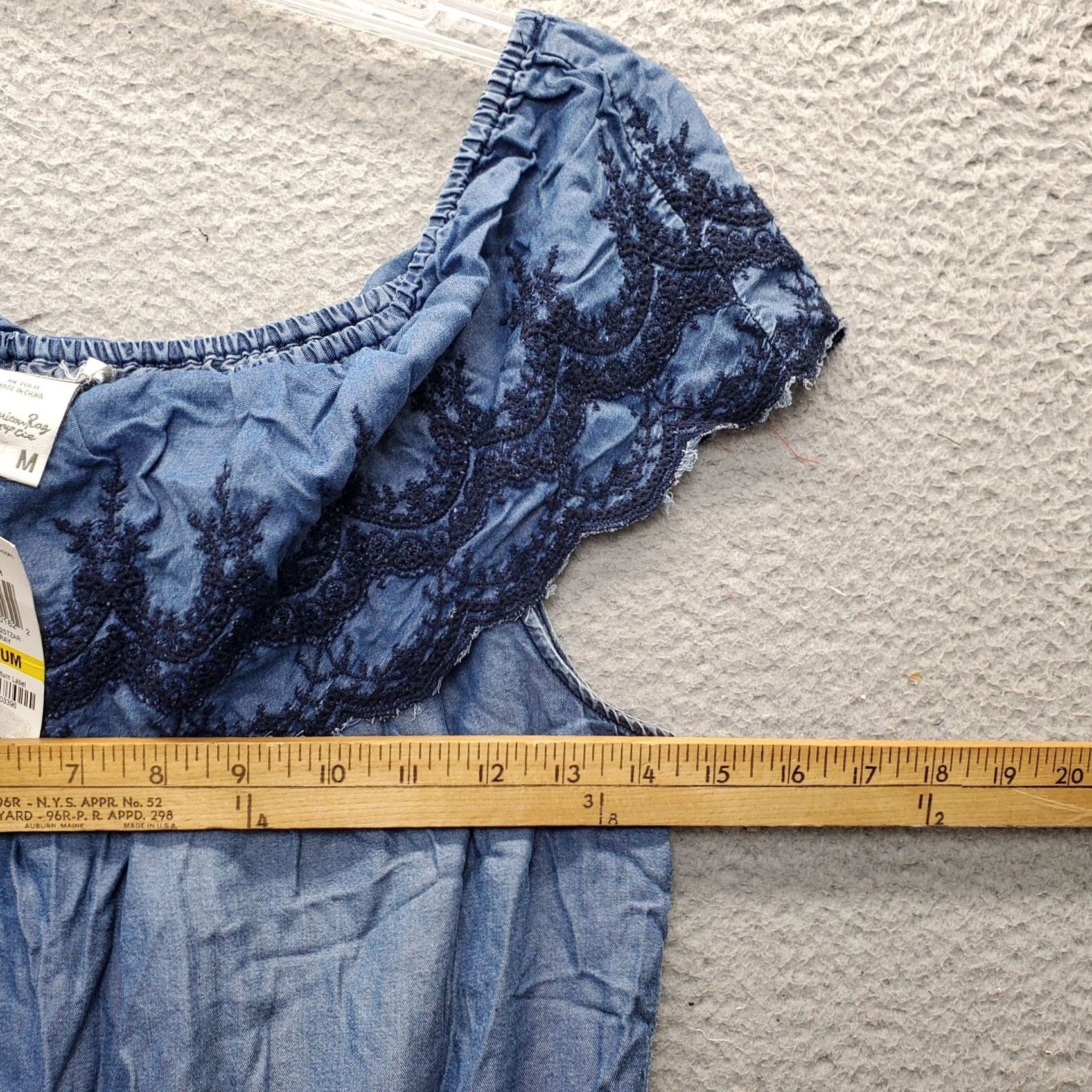 Vintage VINTAGE American Rag Cie Romper Shirt Womens Size M Blue Denim Off-The-Shoulder Sleeveless Size 32" / US 10 / IT 46 - 3 Thumbnail