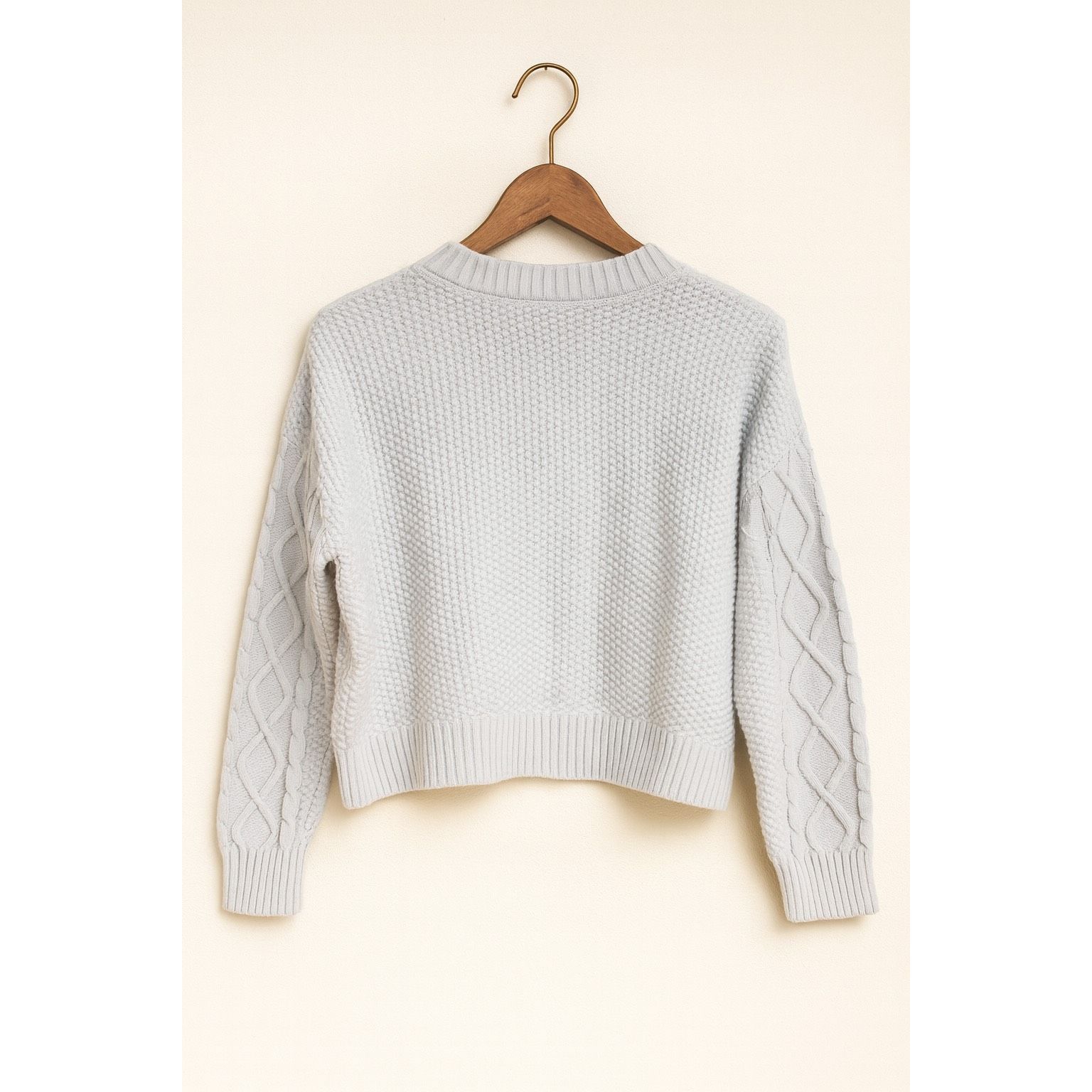 Hollister Hollister White Cable Knit Cropped Sweater L Size L / US 10 / IT 46 - 2 Thumbnail