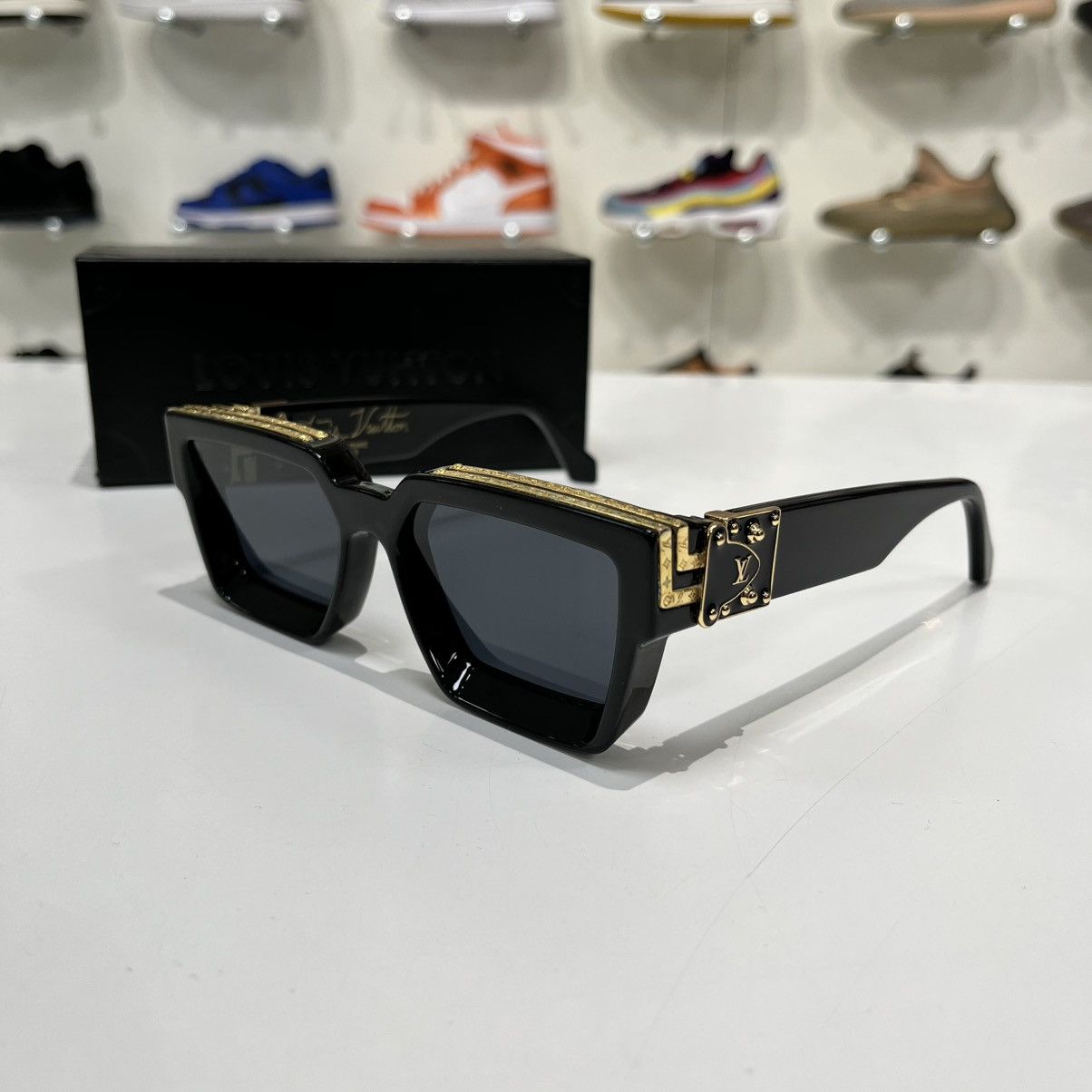 Louis Vuitton Louis Vuitton Millionaires Sunglasses Black Size ONE SIZE - 1 Thumbnail