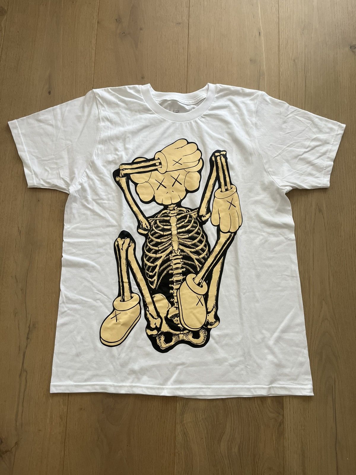 Kaws Kaws New Fiction Tee Size US L / EU 52-54 / 3 - 1 Thumbnail