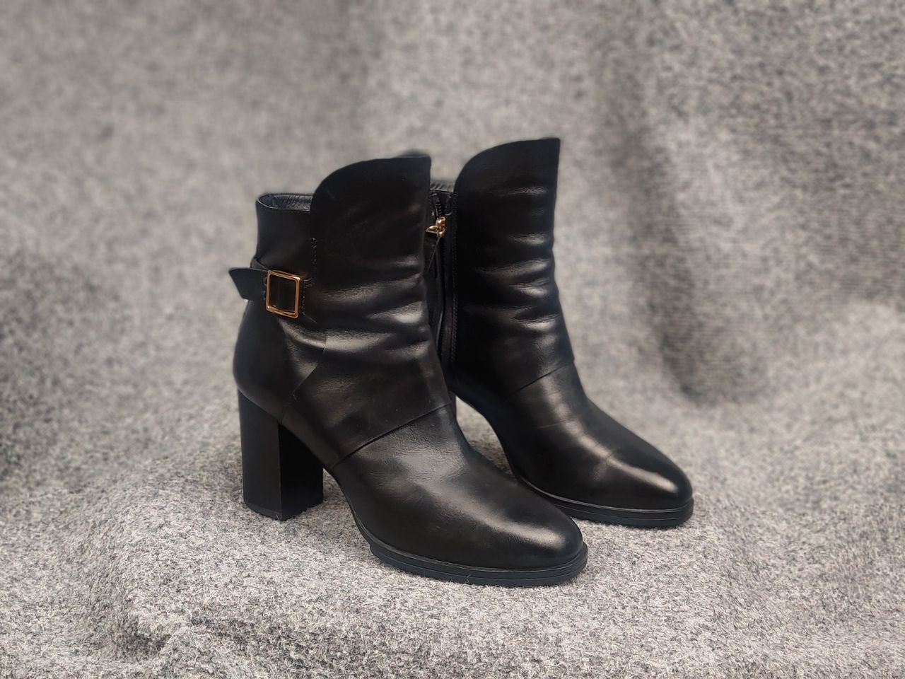 Tod's Tod's Design elegant black leather ankle Zip Boots Shoes Size US 7.5 / IT 37.5 - 1 Thumbnail