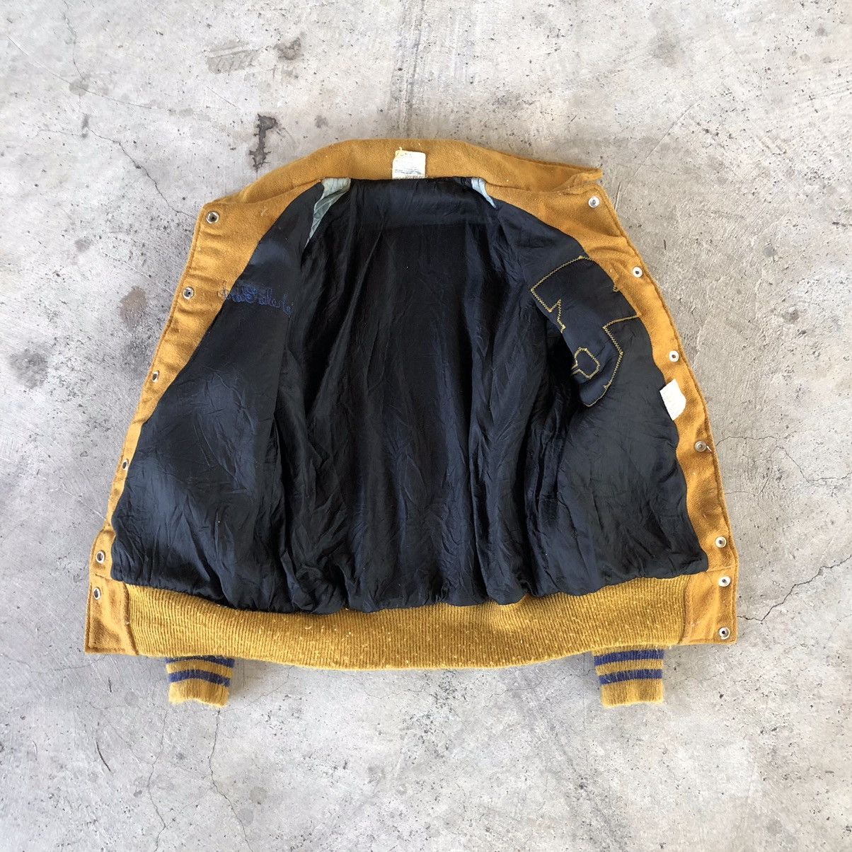Vintage ADMIRAL SPORTSWEAR Custom Made Leather Varsity Jacket Size US M / EU 48-50 / 2 - 2 Thumbnail