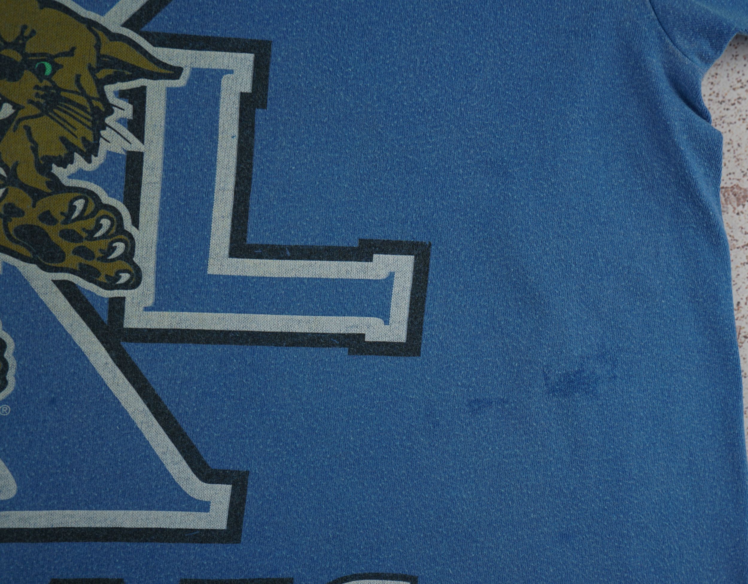 Vintage Vintage 90s Kentucky UK Wildcats T Shirt Size US XL / EU 56 / 4 - 5 Thumbnail