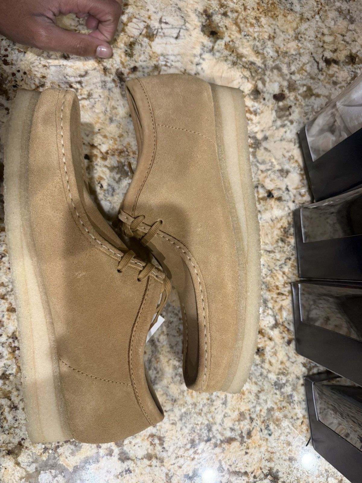 Clarks Clark Wallabe Mid Tan Suede 11.5 Size US 11.5 / EU 44-45 - 6 Thumbnail
