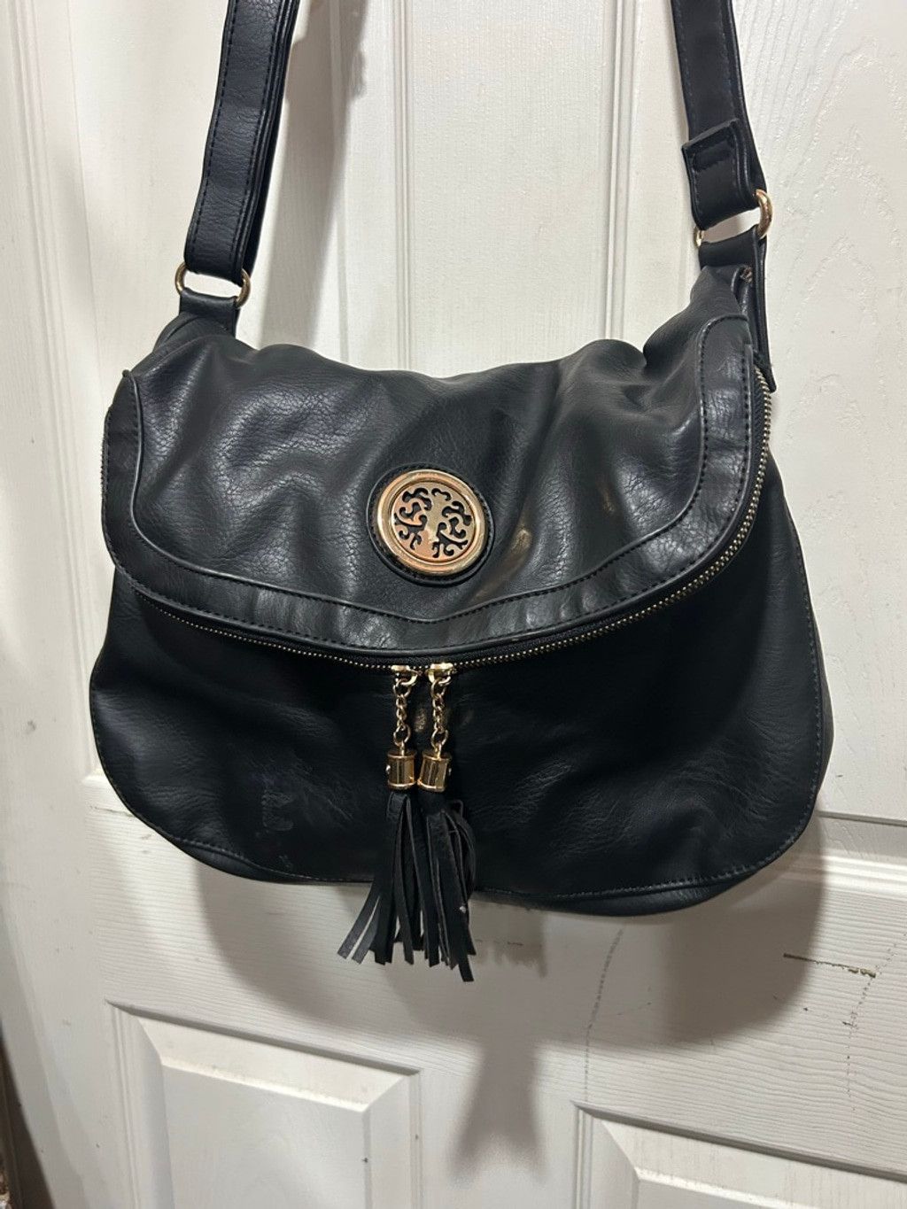The Unbranded Brand Women's Unbranded Black Crossbody Bag One with Gold Accents Size ONE SIZE - 1 Thumbnail