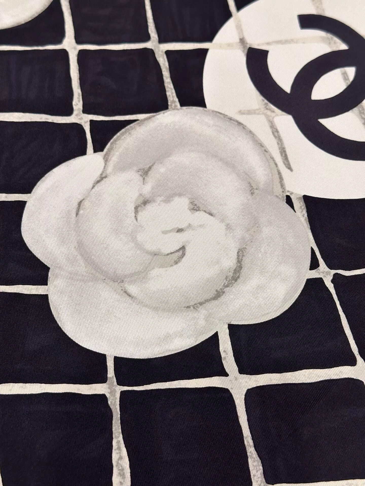 Chanel Chanel all-over camellia & CC silk scarf black white Size ONE SIZE - 6 Thumbnail
