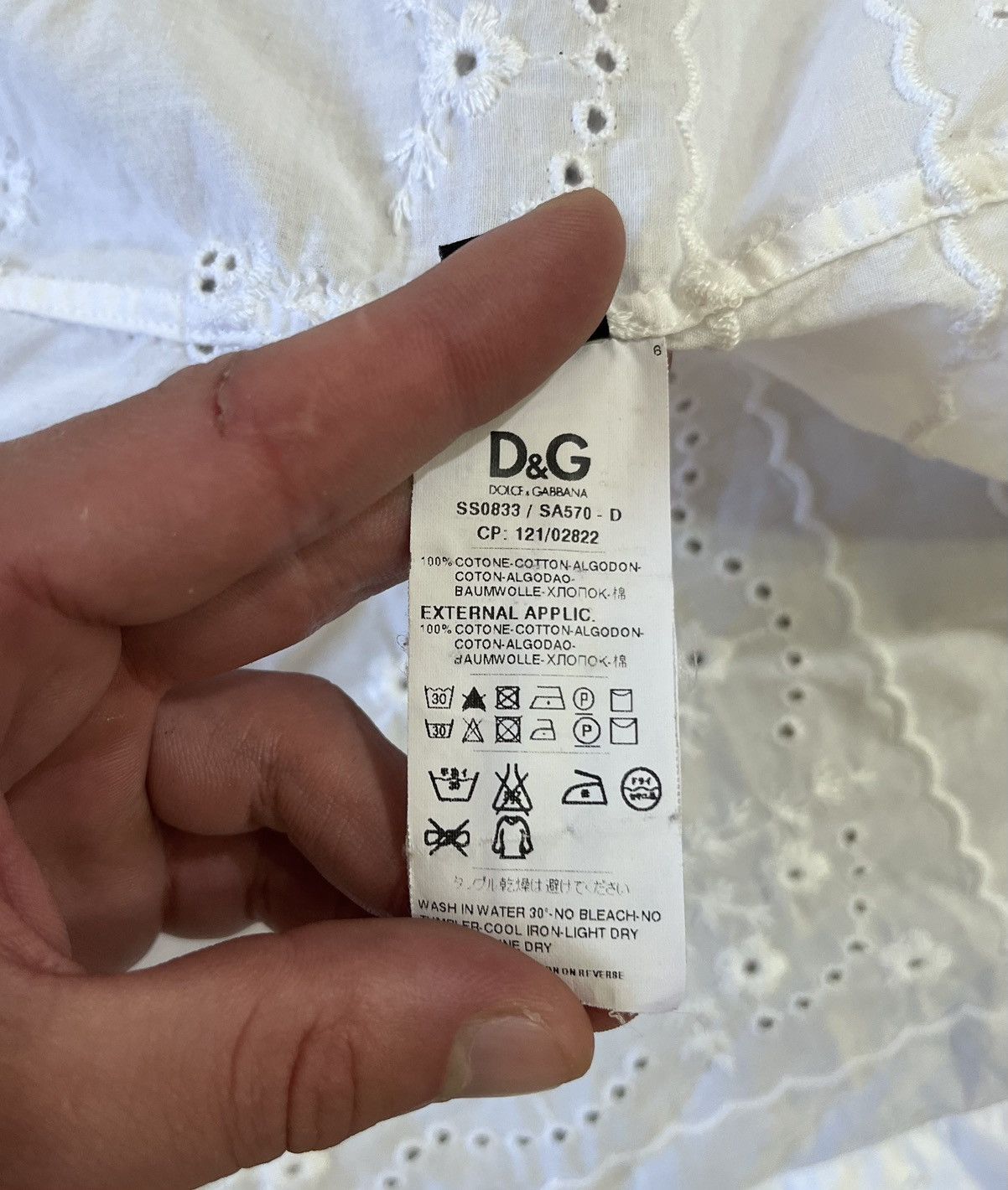 Dolce & Gabbana Dolce & Gabbana White Eyelet Embroidered Blouse Ruffle Front Size M / US 6-8 / IT 42-44 - 15 Thumbnail