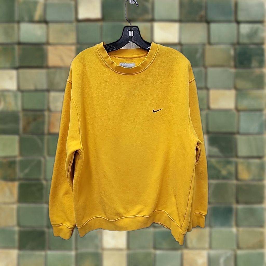 Nike VINTAGE Nike Pullover Sweatshirt Crewneck Yellow Men’s XL 90s Mini Swoosh Logo Embroidered Sweatshirt Men Size US XL / EU 56 / 4 - 1 Thumbnail