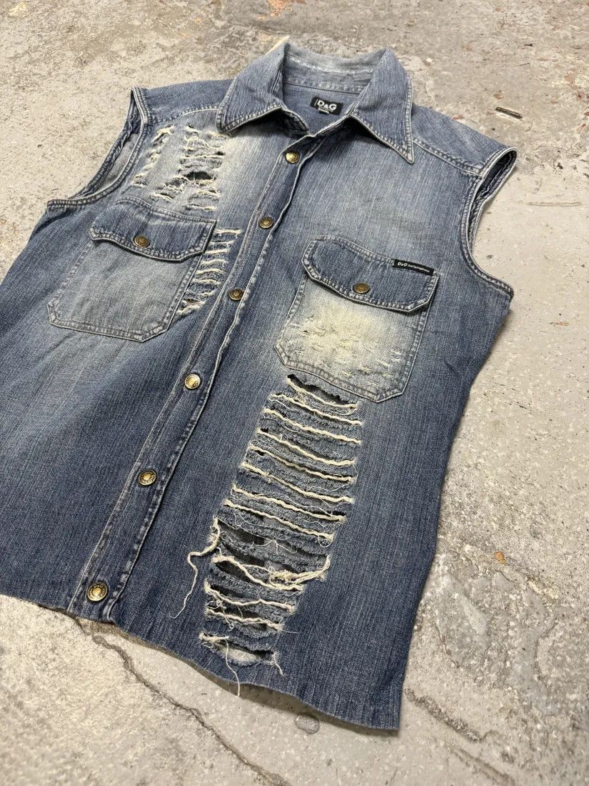 Designer × Dolce & Gabbana × Vintage 2000s Dolce & Gabbana Distressed Blue Denim Vest Size XS / US 0-2 / IT 36-38 - 3 Thumbnail