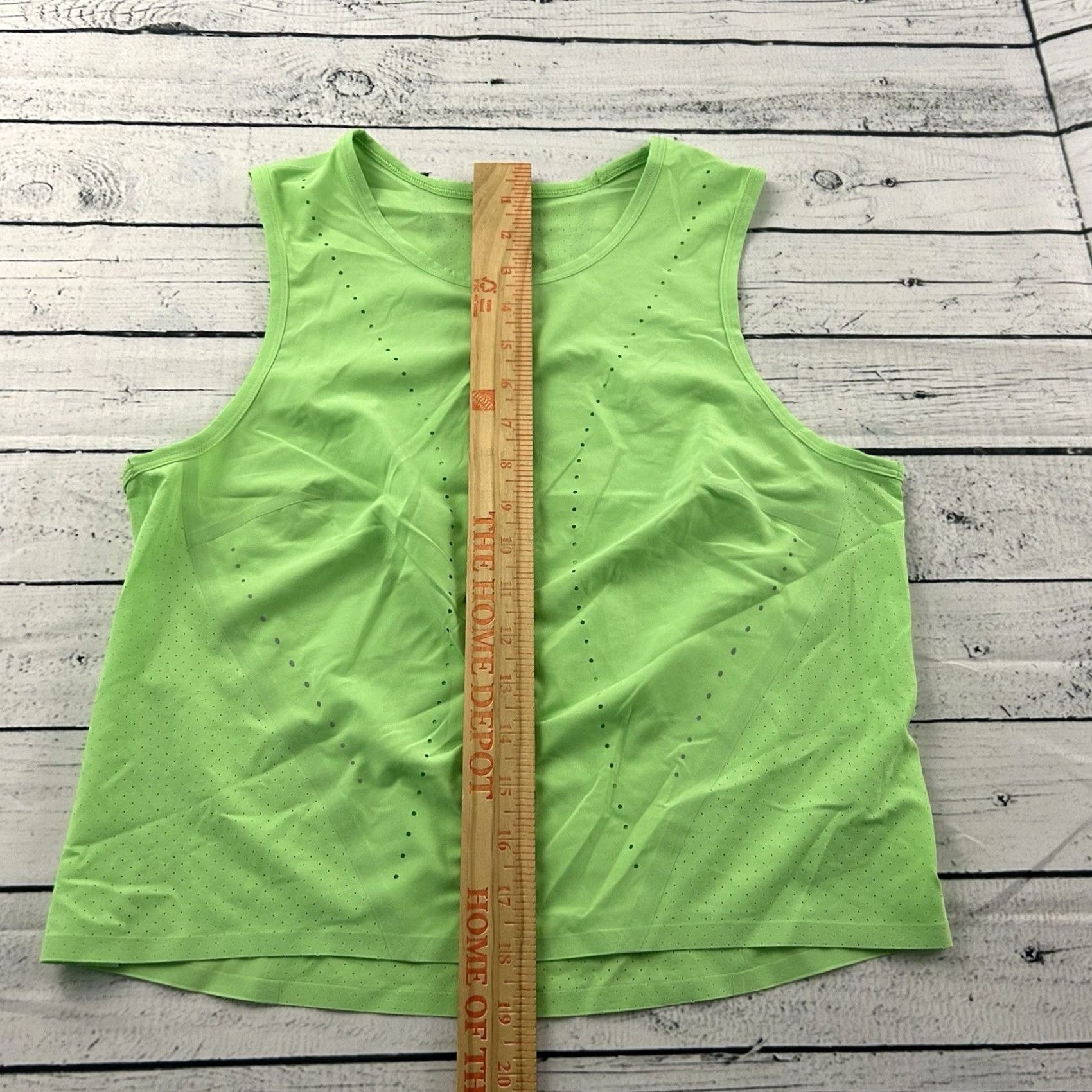 Lululemon Lululemon Sleeveless Cropped Athletic Shirt Women's 6 Green Tank Cropped Activewear Womens 6 Green Size M / US 6-8 / IT 42-44 - 3 Thumbnail