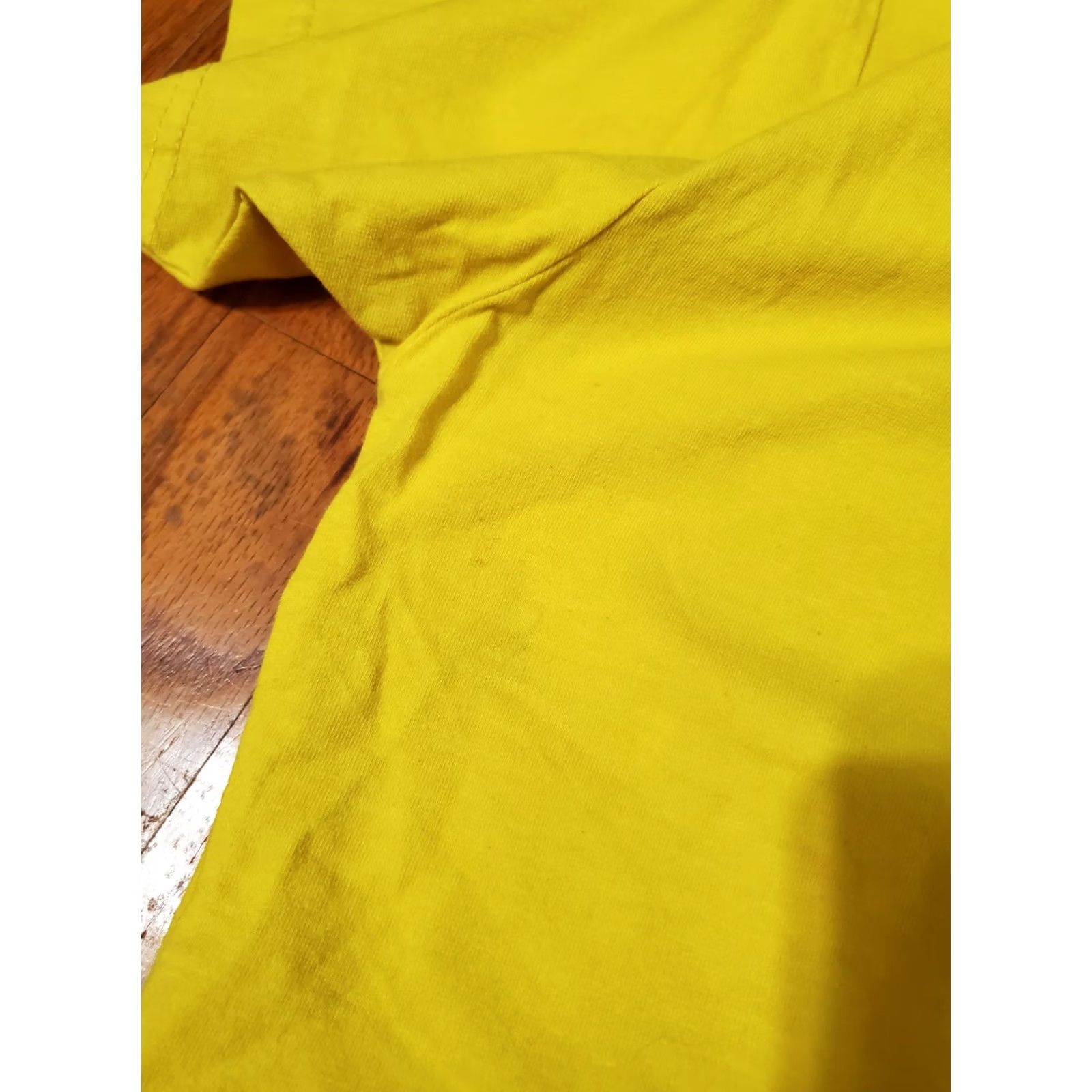 Vintage Absolut Citron Yellow T Shirt S Crew Neck Pullover Plastic Case Design Graphic Print Men Size US S / EU 44-46 / 1 - 8 Thumbnail