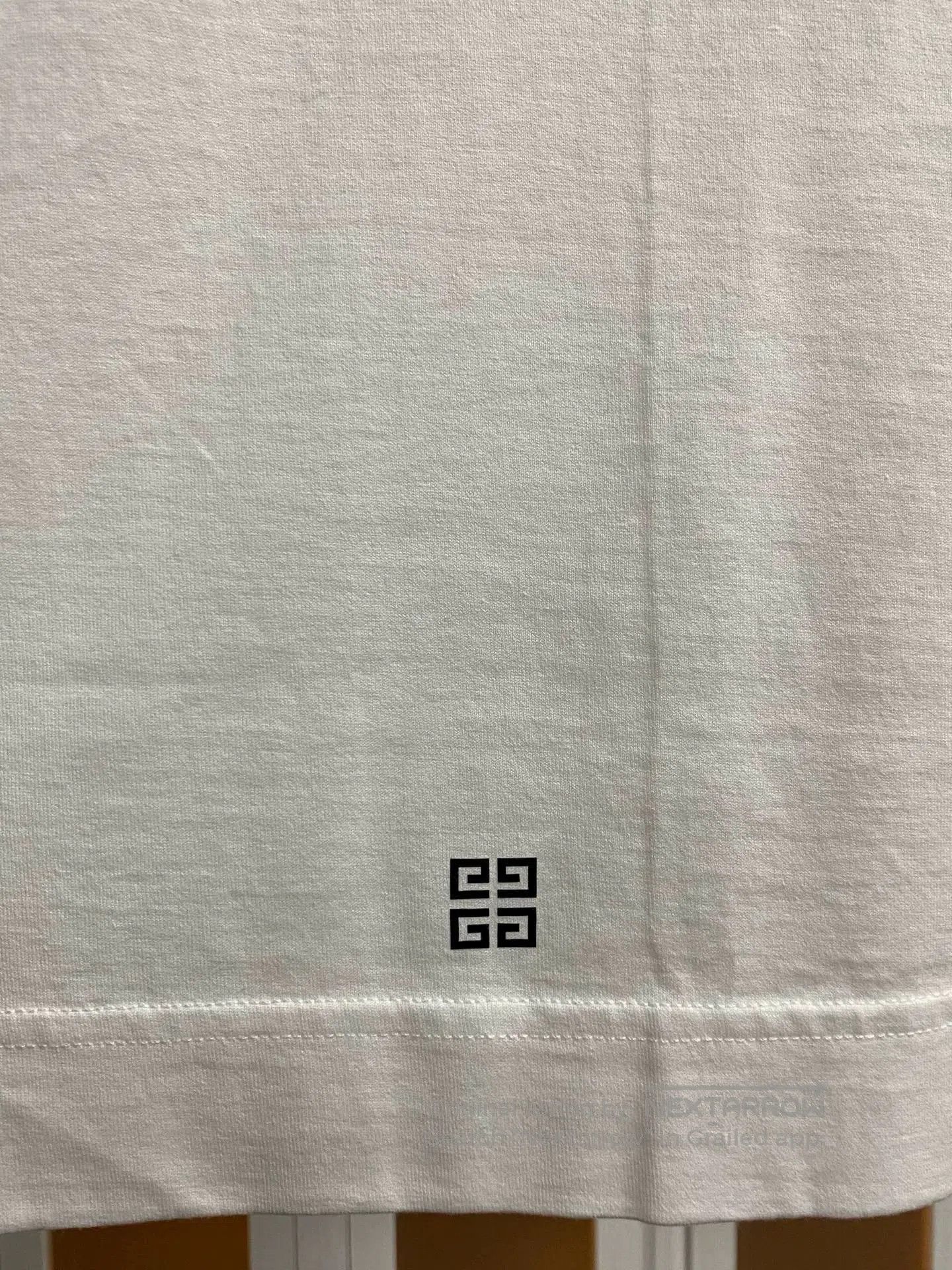 Givenchy Givenchy Mens Graphic Short Sleeve T-Shirt. Size US S / EU 44-46 / 1 - 6 Thumbnail