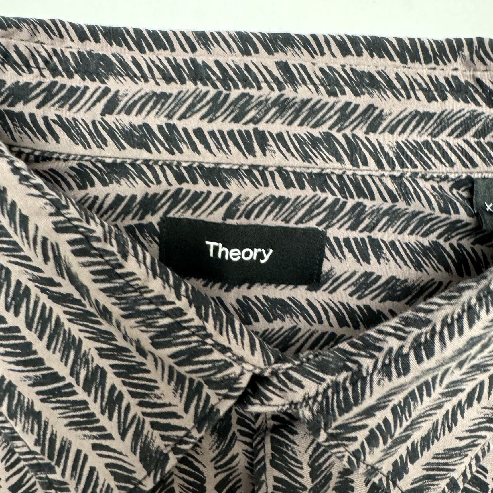 Theory **THEORY Mens XL Purple Striped Short Sleeve Button-Up Shirt** User: THEORY Mens XL Purple Striped Short Sleeve Button-Up Shirt Size US XL / EU 56 / 4 - 2 Thumbnail