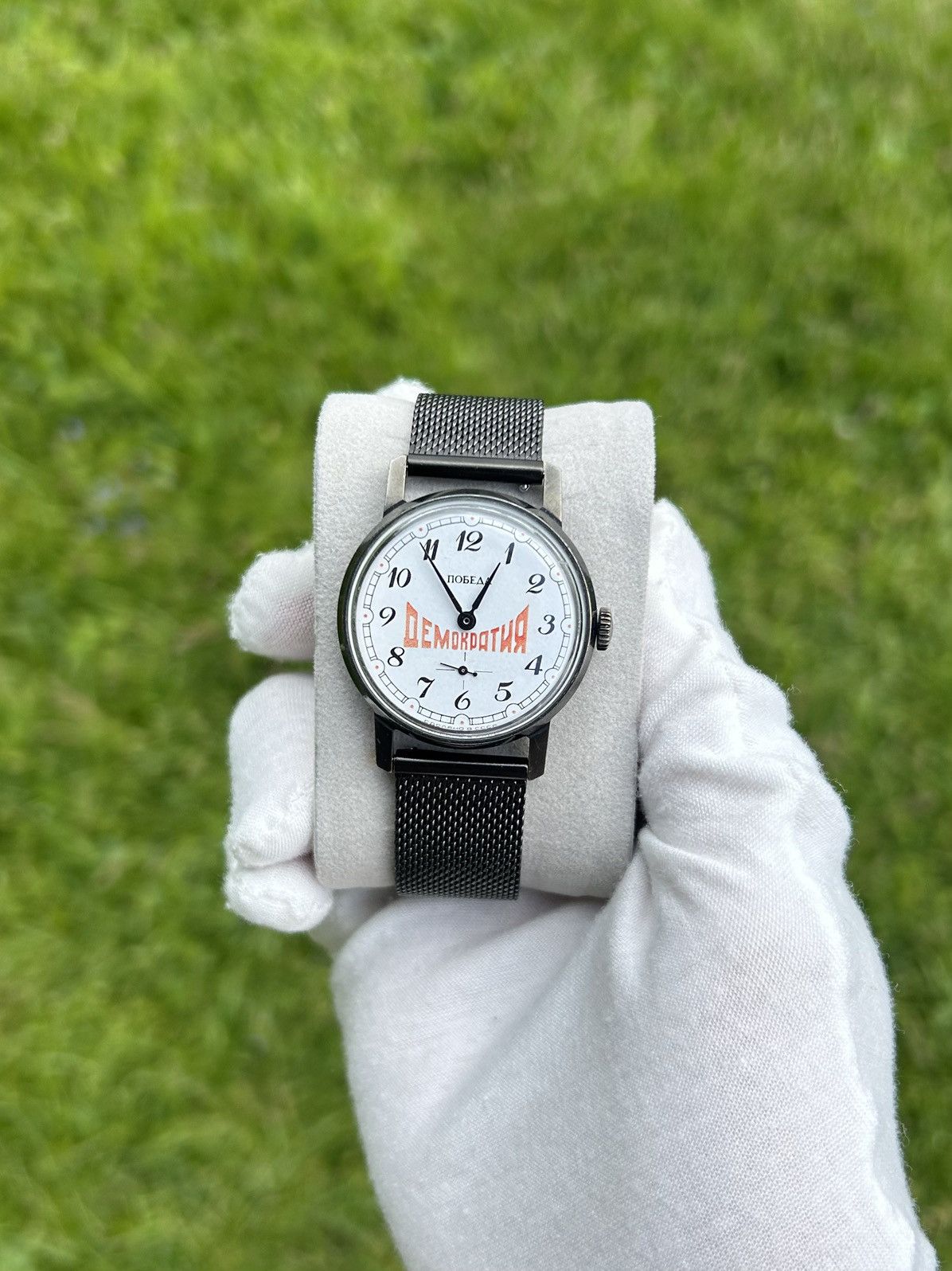 Vintage Vintage Watch Pobeda Soviet USSR Mechanical Wristwatch 1980s Size ONE SIZE - 10 Thumbnail