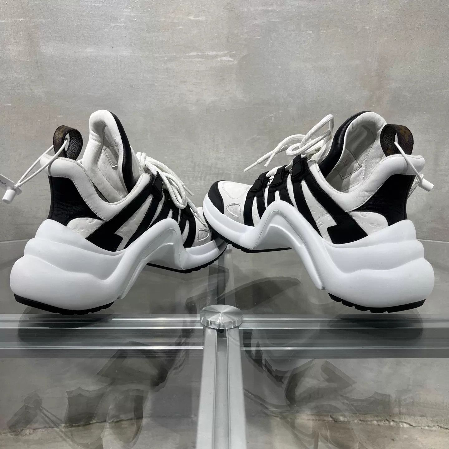 Louis Vuitton LV Archlight Black/White Embossed Arch Dad UK2 (36) New Size US 5.5 / IT 35.5 - 5 Thumbnail