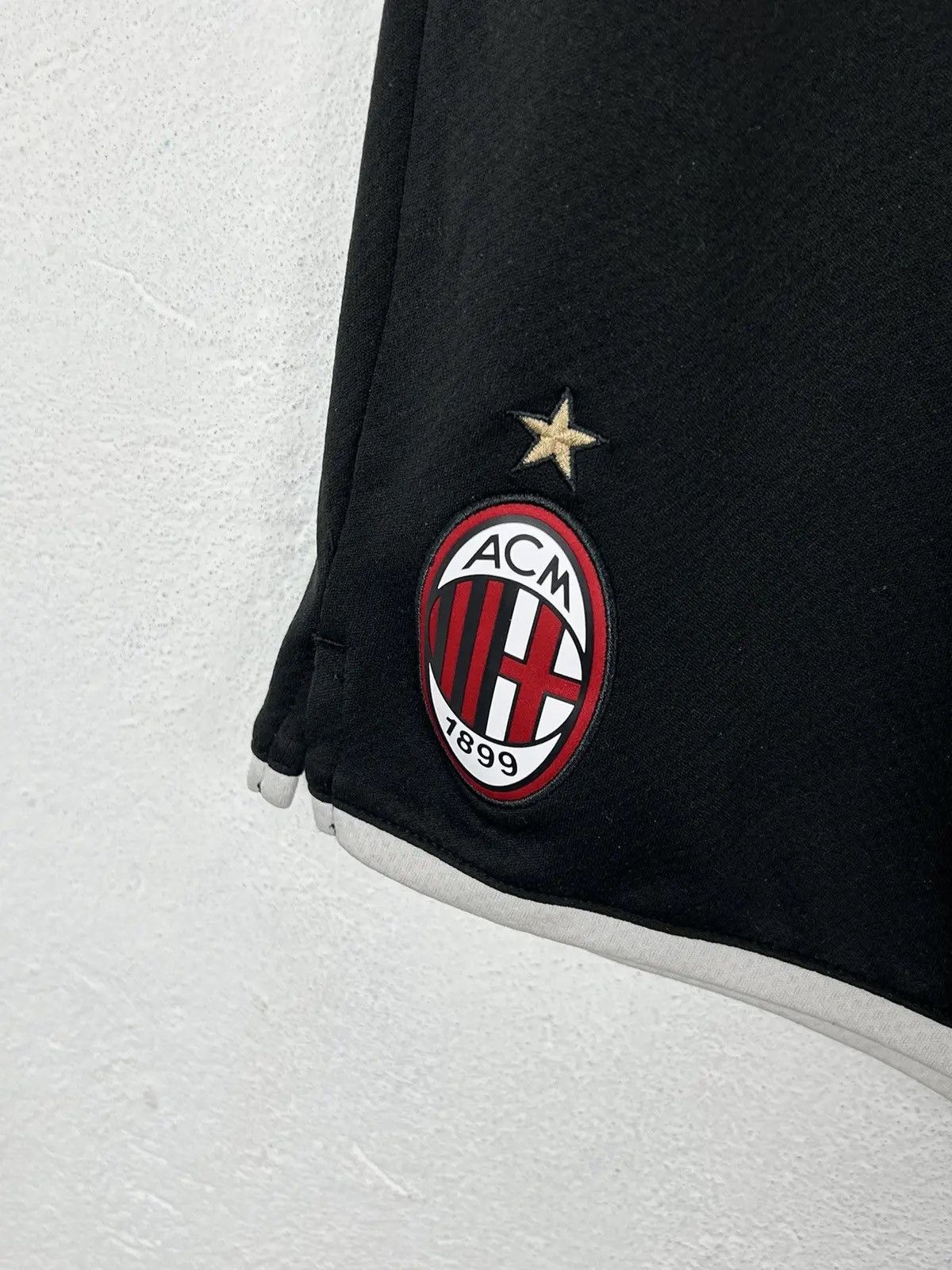 Puma Puma x AC Milan 2018/19 #39 Lucas Paquetá Shorts Size US 38 / EU 54 - 3 Thumbnail