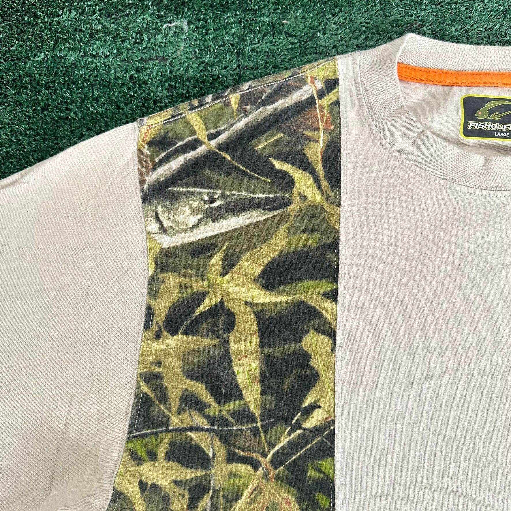 Vintage Vintage Y2K Fishouflage Musky Camo T-Shirt Fishing Outdoor B Size US L / EU 52-54 / 3 - 2 Thumbnail