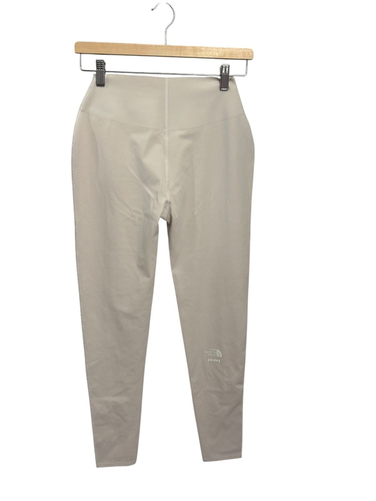 SKIMS SKIMS x The North Face Refina Legging Large Bone NWOT Size 32" / US 10 / IT 46 - 2 Thumbnail