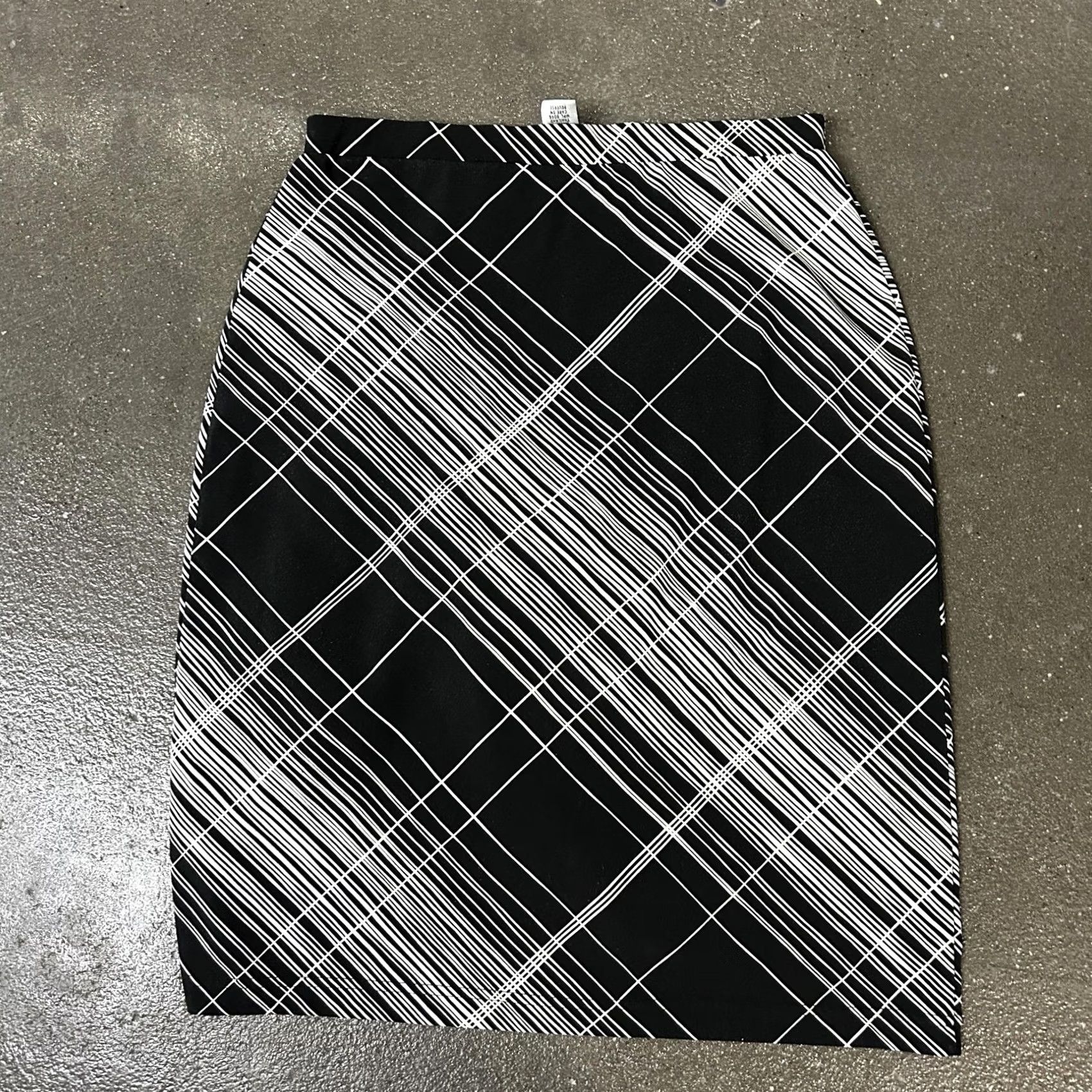 Alfani Alfani Skirt Womens Medium Black White Plaid Knit Pencil Pull On Stretch Career Size 32" / US 10 / IT 46 - 3 Thumbnail