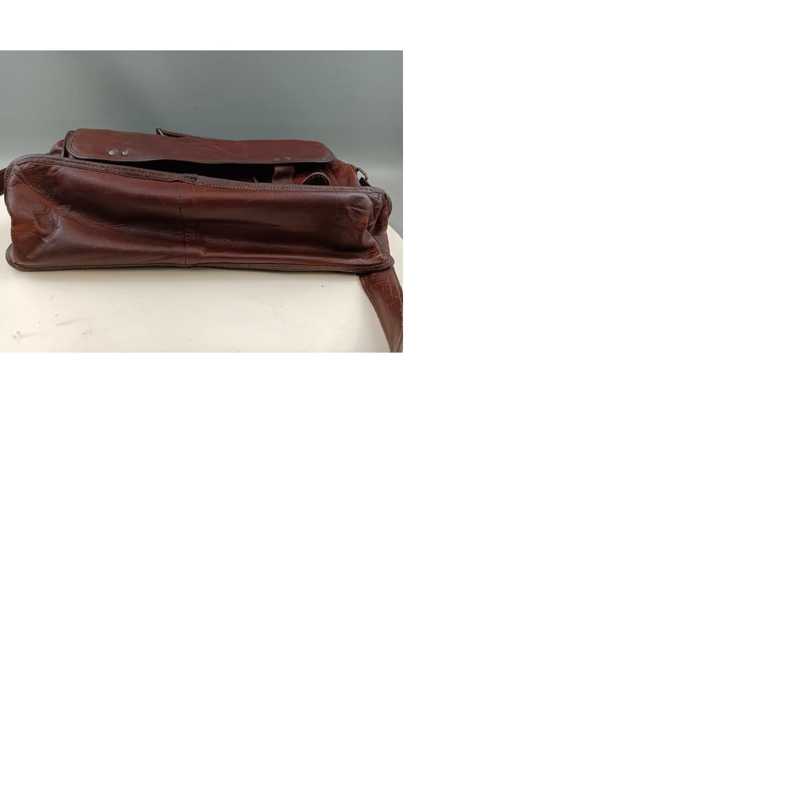 Vintage VINTAGE Handmade Leather Shoulder Bag Mens Medium Brown 90s Satchel Bag with Adjustable Strap Buckle Zip Size ONE SIZE - 12 Thumbnail
