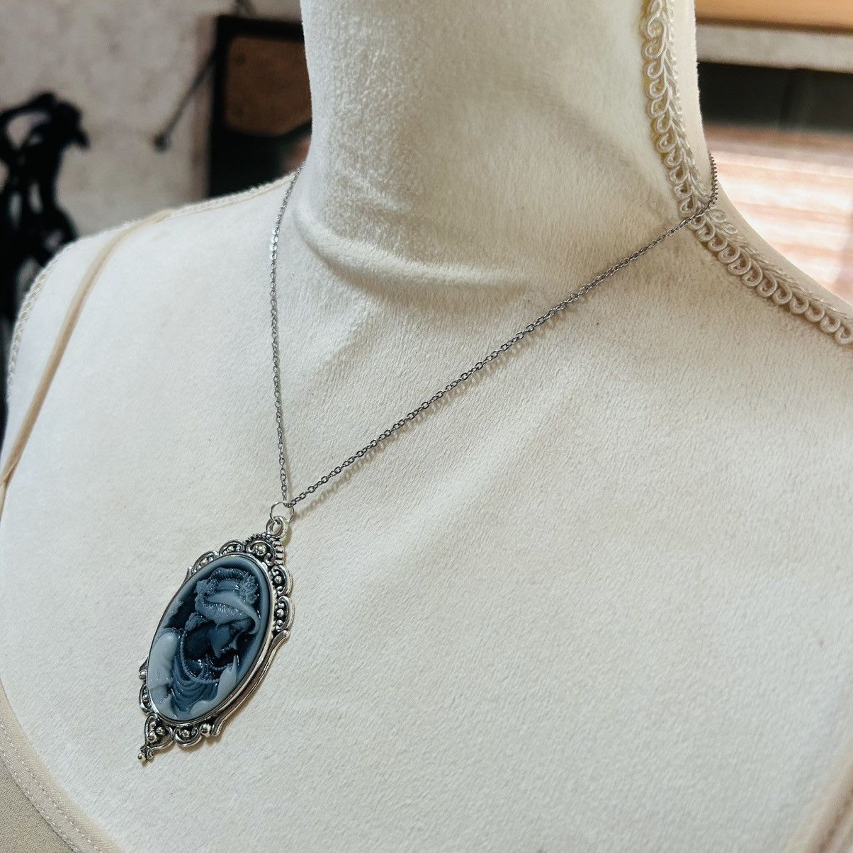 Handmade Handcrafted charcoal opalescent Victorian cameo necklace Size ONE SIZE - 3 Thumbnail