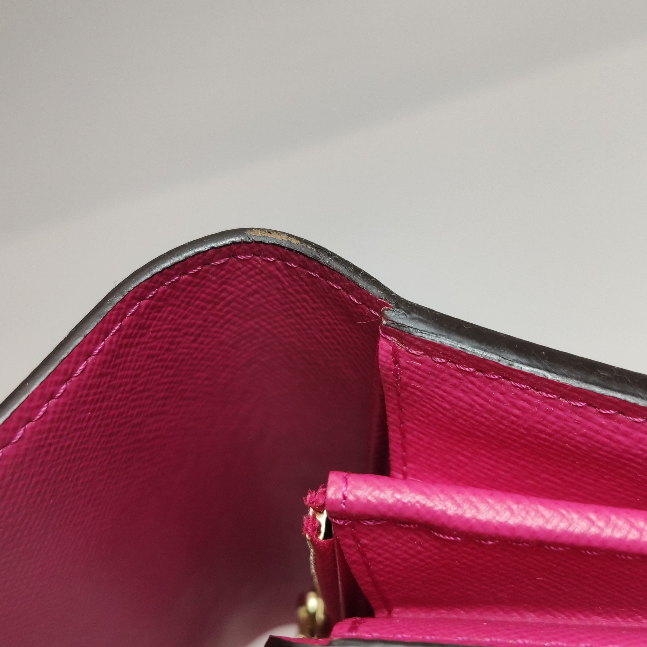 Louis Vuitton Louis Vuitton (LV) Sarah leather monogram logo snap wallet Size ONE SIZE - 9 Thumbnail