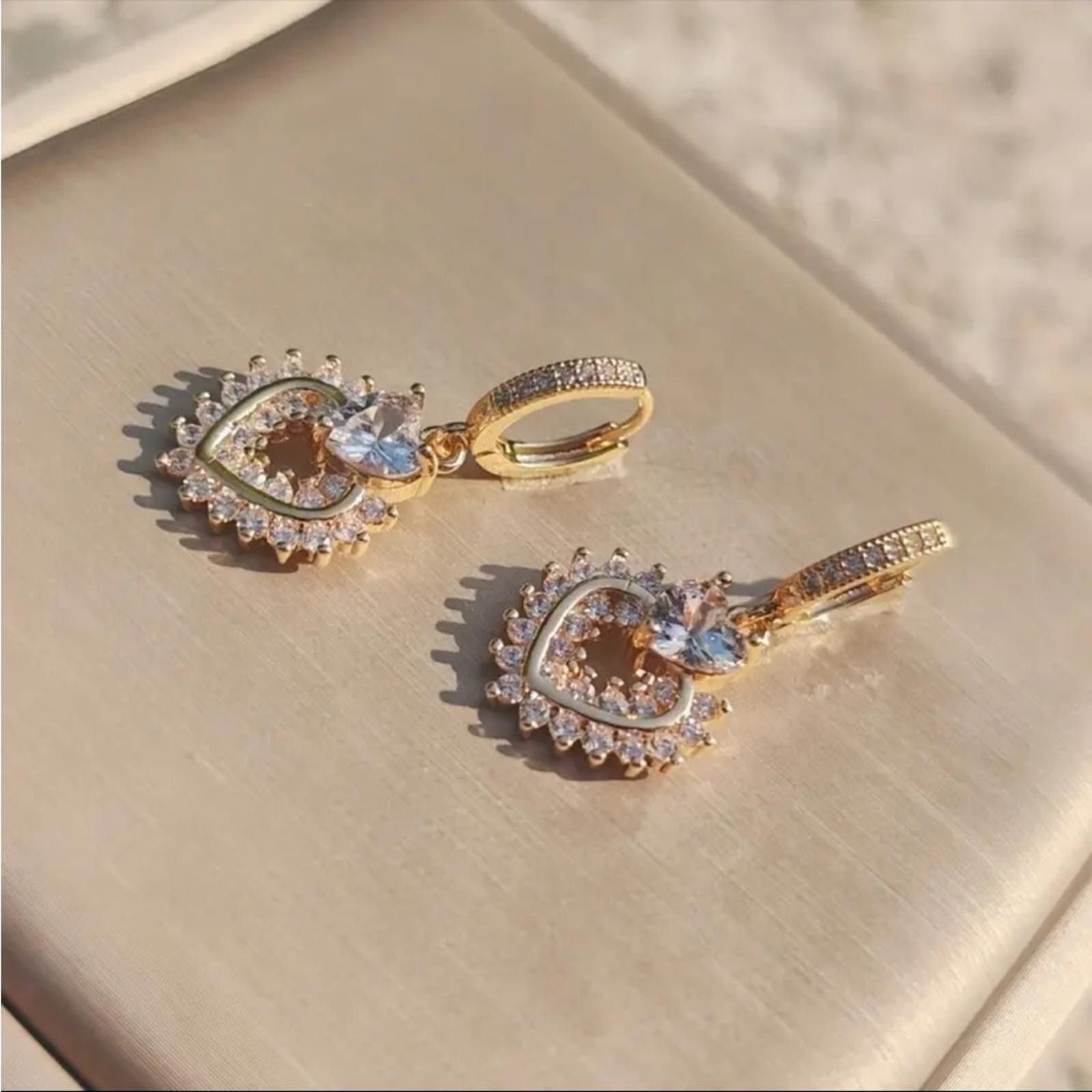Designer Beautiful Gold Heart Drop Earrings Size ONE SIZE - 5 Thumbnail