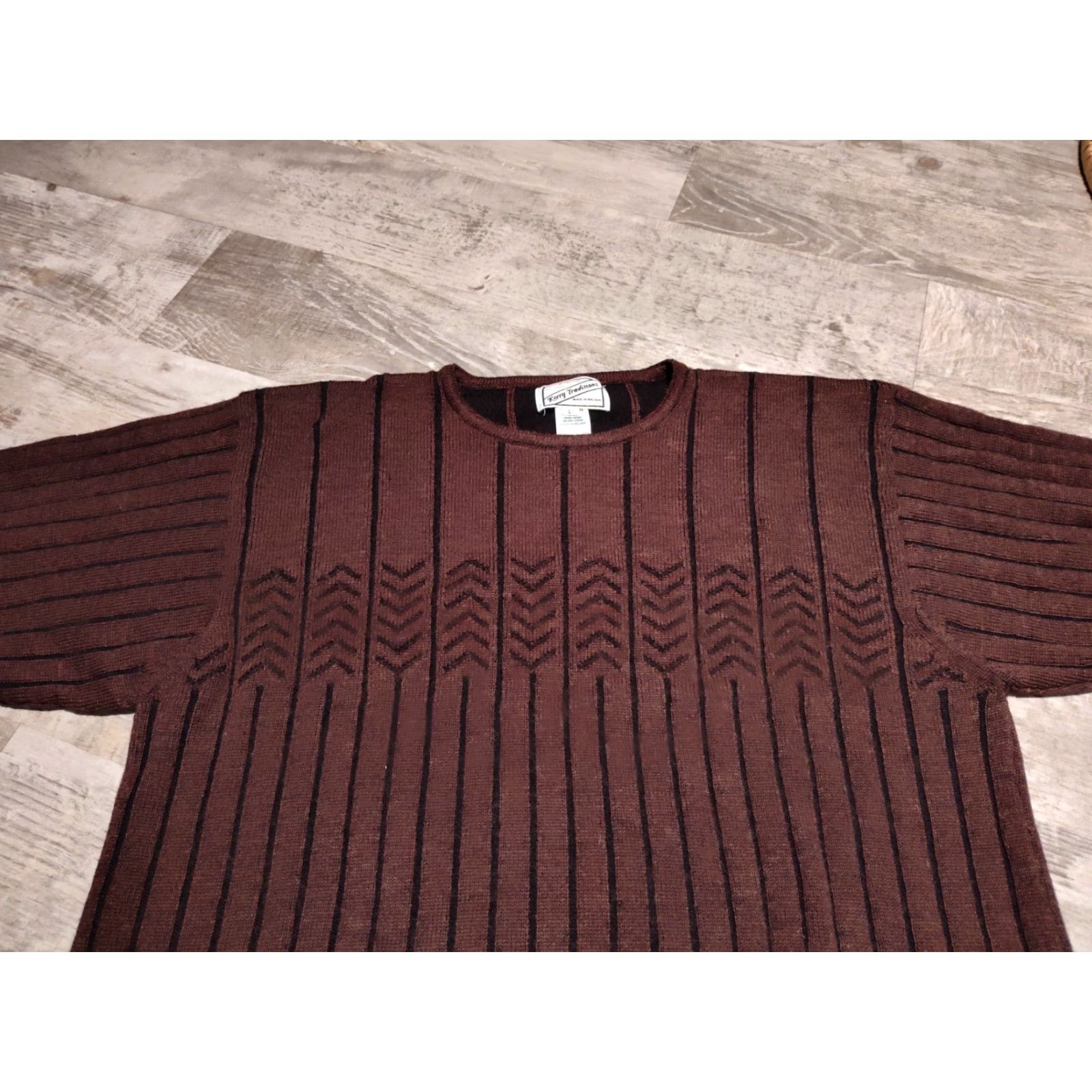 MILLY VINTAGE Kerry Traditions Ireland Mens Sweater Pullover 100% New Wool Brown Crew Neck Casual Winter Fall Spring 80s 90s Size US L / EU 52-54 / 3 - 5 Thumbnail