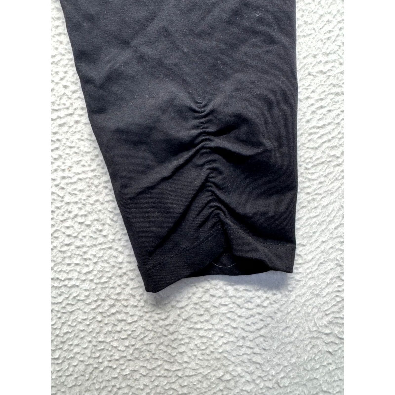 Calvin Klein Calvin Klein Performance Capri Leggings M Black Womens Leggings Capri Quick Dry Size 32" / US 10 / IT 46 - 4 Thumbnail
