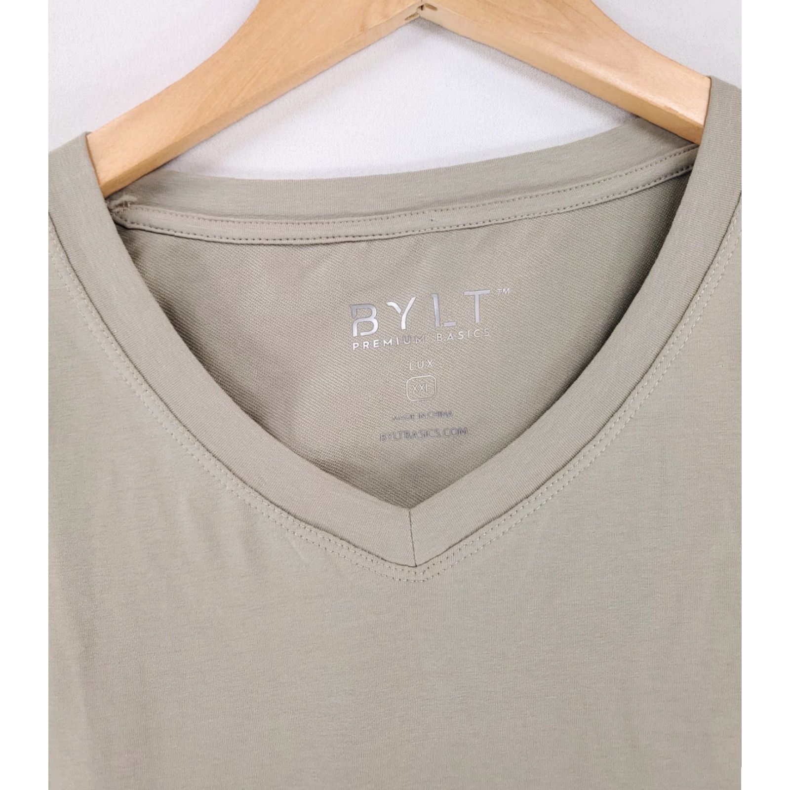 Vintage Bylt Premium Basics Drop Cut V Neck T Shirt Dry Sage Beige Mens XXL NWT NWT Size US XXL / EU 58 / 5 - 4 Thumbnail