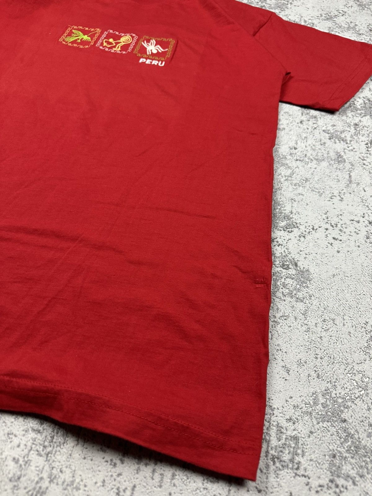 Vintage Peru Embroidered Red Tee Nazca Lines Graphics Size US L / EU 52-54 / 3 - 4 Thumbnail