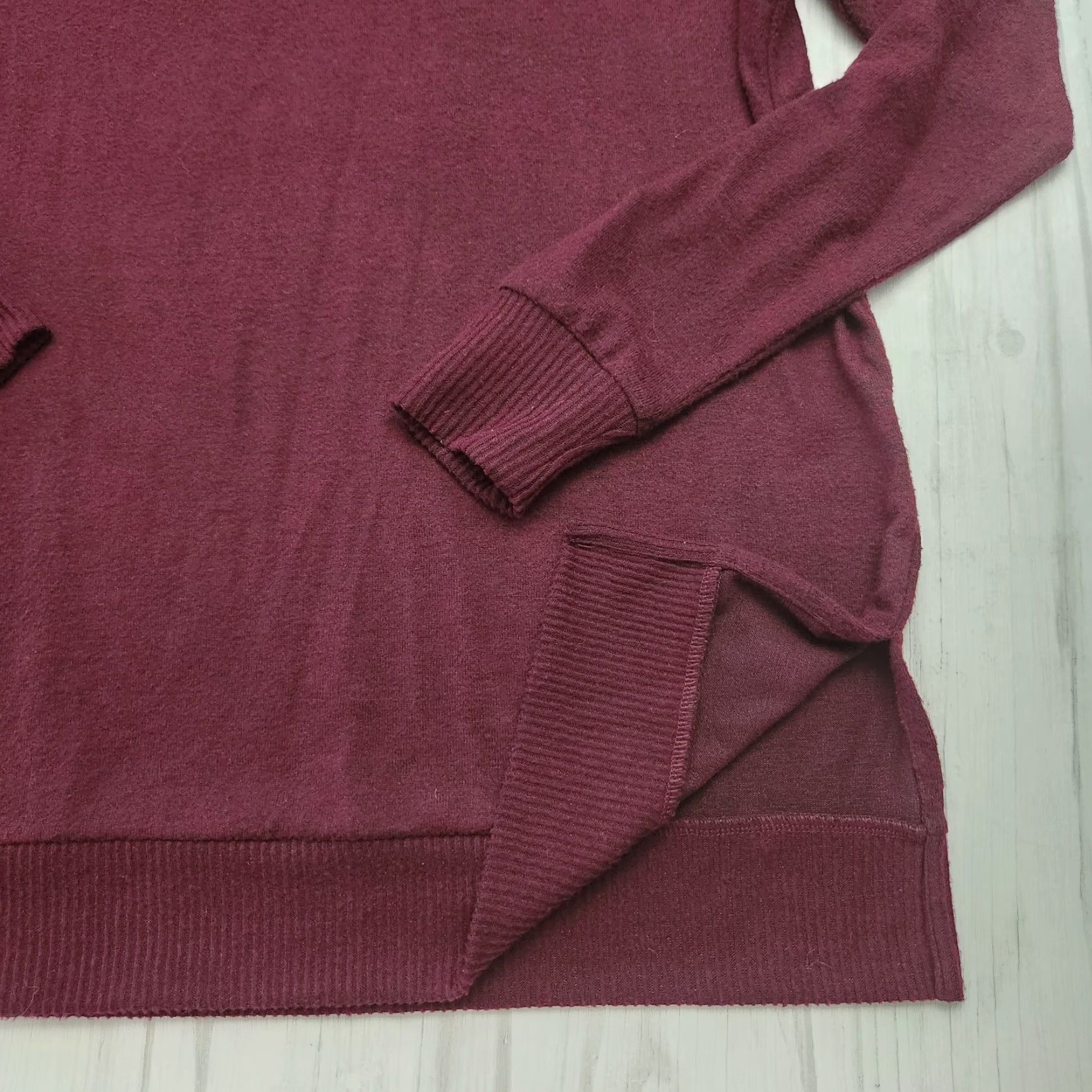 Lucky Brand Lucky Brand Men Sweater Maroon Pullover V-Neck Semi Sheer Medium Knit Pullover Sweatshirt Long Sleeve Regular Size M Size US M / EU 48-50 / 2 - 4 Thumbnail