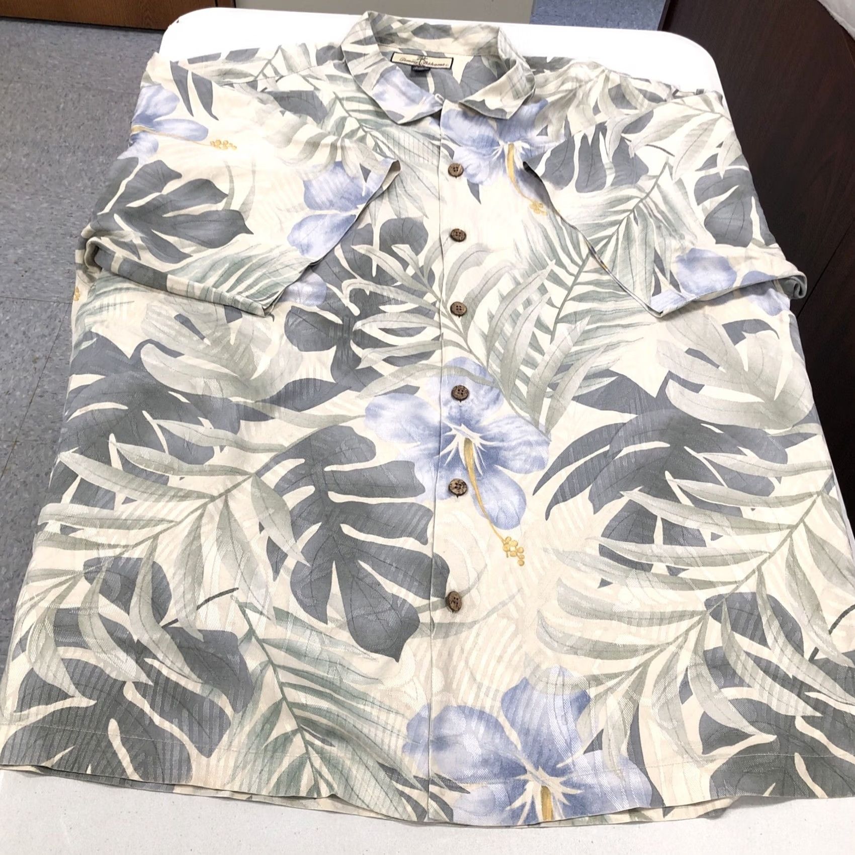 Tommy Bahama Tommy Bahama Island Zone Silk Hawaiian Shirt Men XL Multicolor Floral Loop Collar Button-Up Short Sleeve Casual Size US XL / EU 56 / 4 - 3 Thumbnail