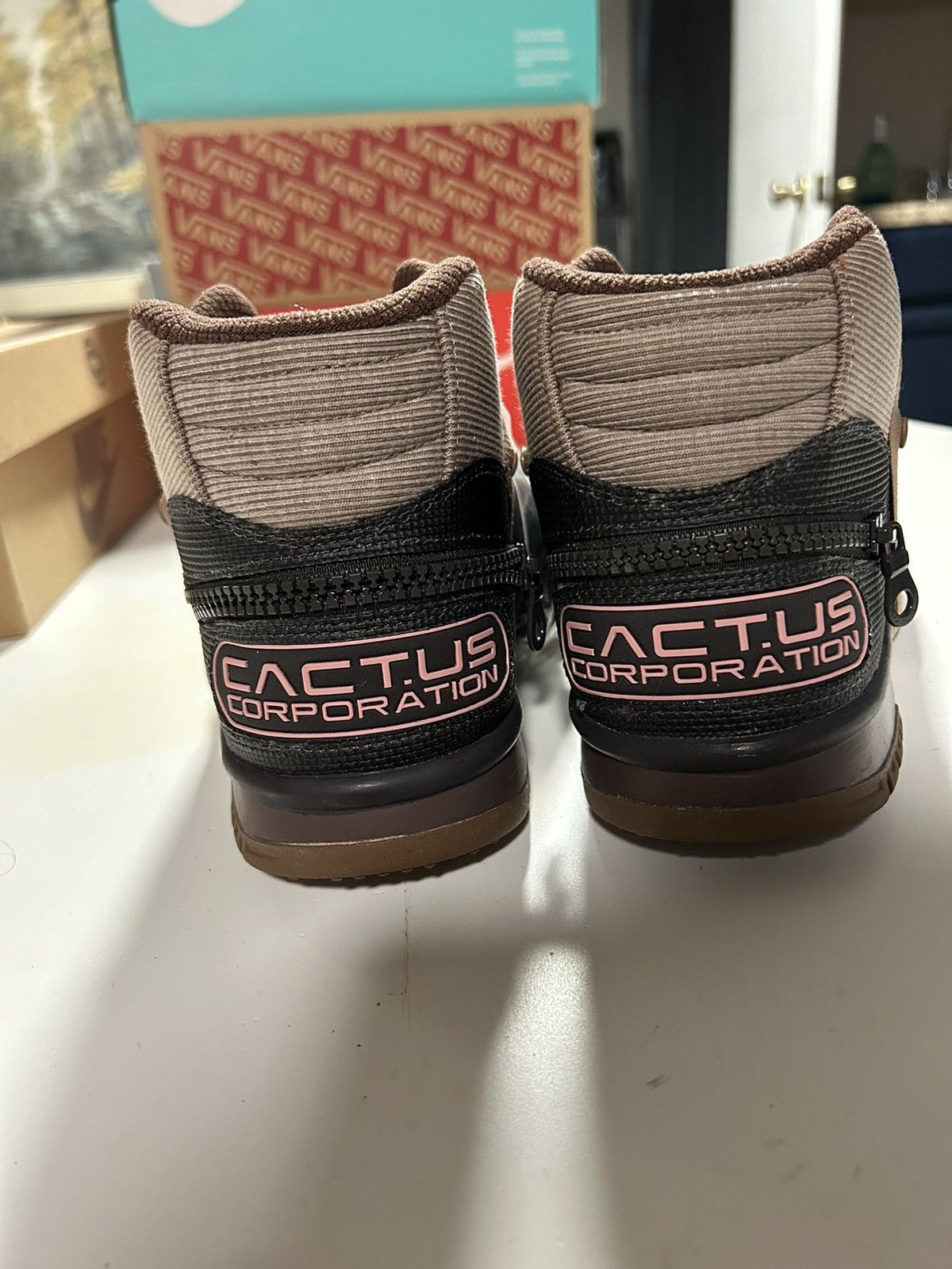 Nike × Travis Scott Air Trainer 1 / CJ Size US 9.5 / EU 42-43 - 2 Thumbnail