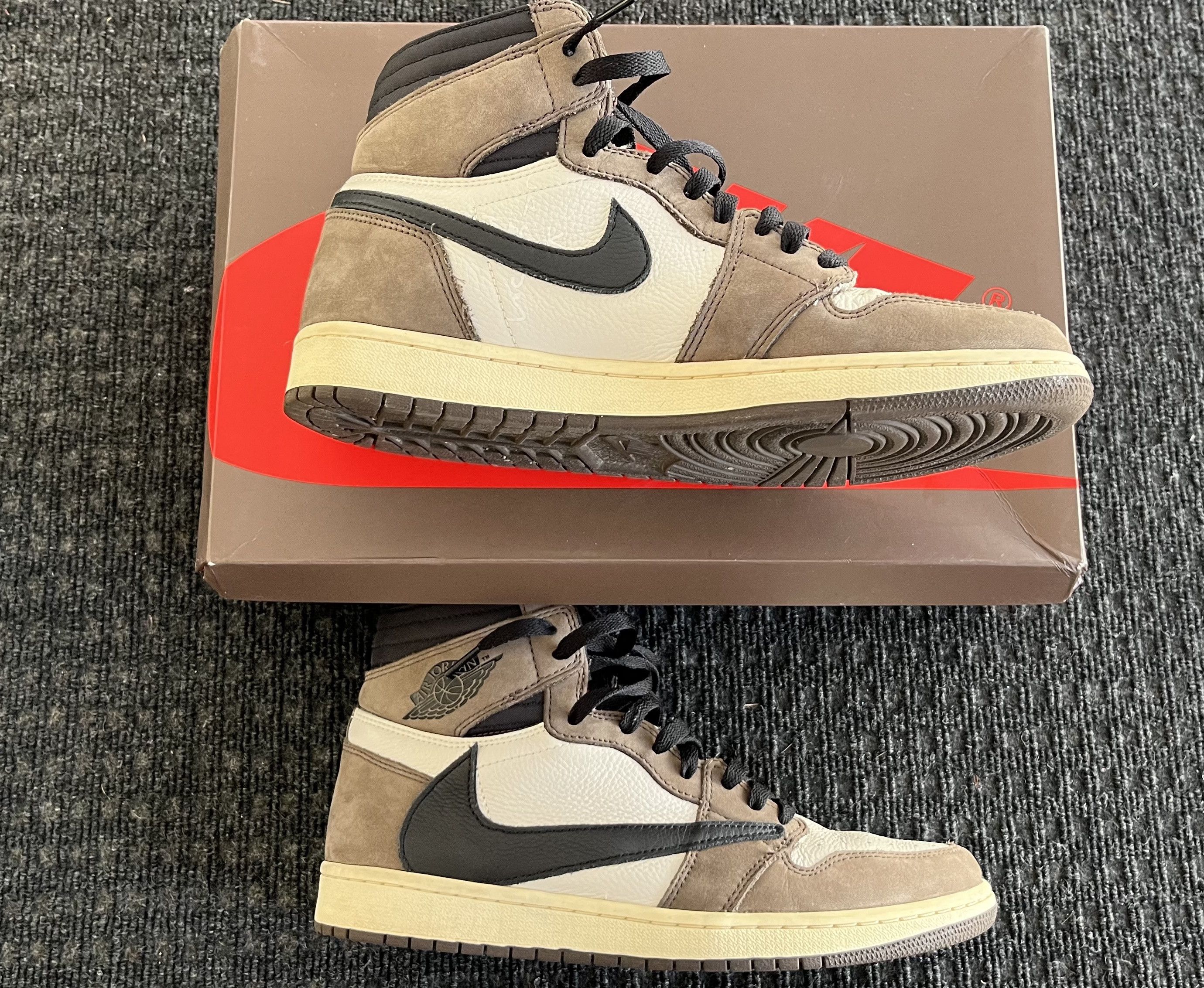 Nike × Travis Scott Travis Scott x Air Jordan 1 Retro High OG 'Mocha' Size US 10 / EU 43 - 4 Thumbnail