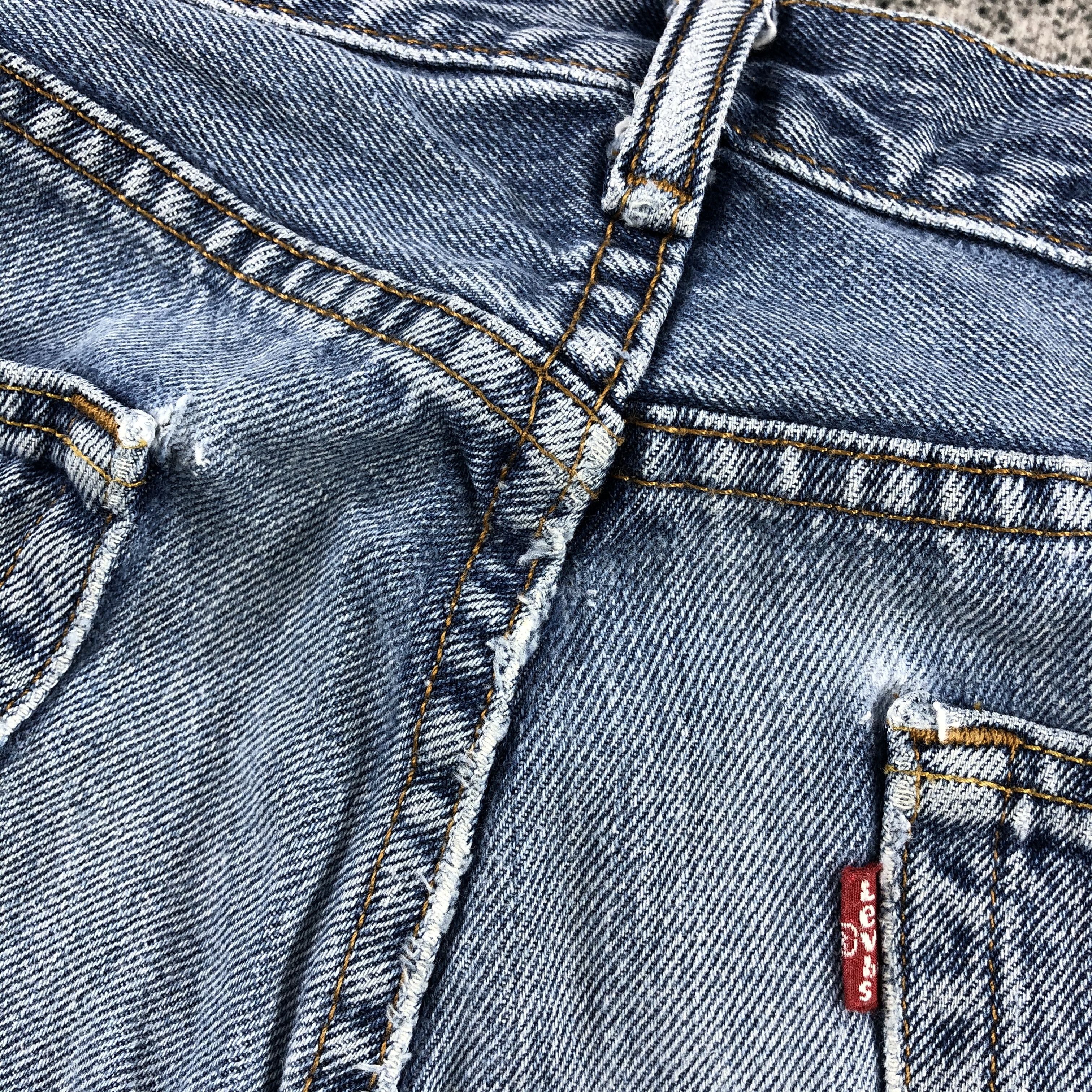 Levi's Vintage Levi's 505 Jeans Distress Medium Wash KJ1005 Size US 31 - 8 Thumbnail