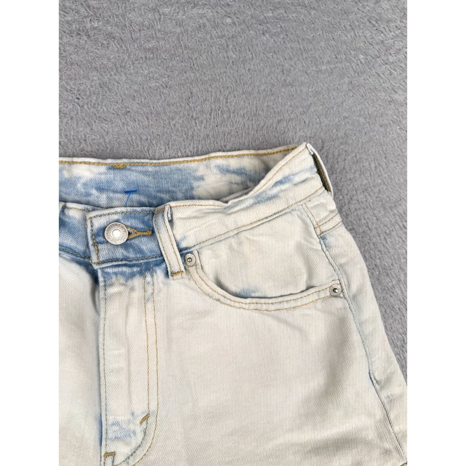 Levi's VINTAGE Levis Shorts Women Blue Acid Wash Cut Off Rolled Hem Mid Rise 24x2 80s Cross Mens? Size 42" / US 20 - 5 Thumbnail