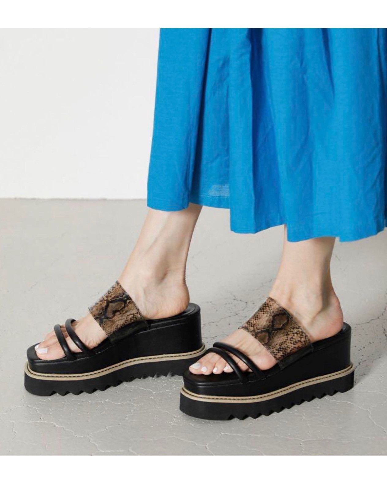 Vintage 2022 AZUL BY MOUSSY SHARK SOLE DORM HEEL SANDALS Size US 9 / IT 39 - 7 Thumbnail