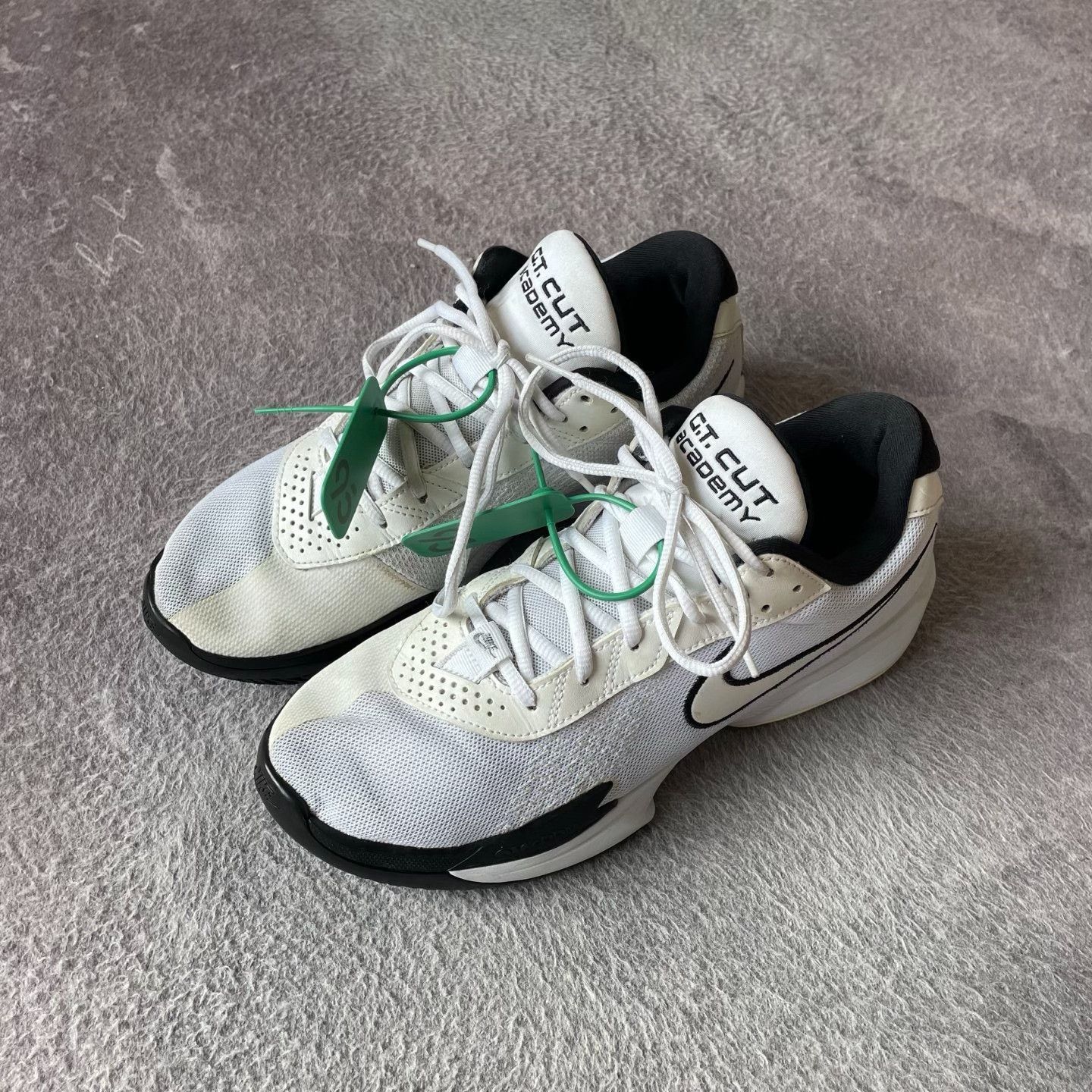 Alexander McQueen Alexander McQueen White Lowtop Sneakers 43 Men Size US 10 / EU 43 - 1 Thumbnail