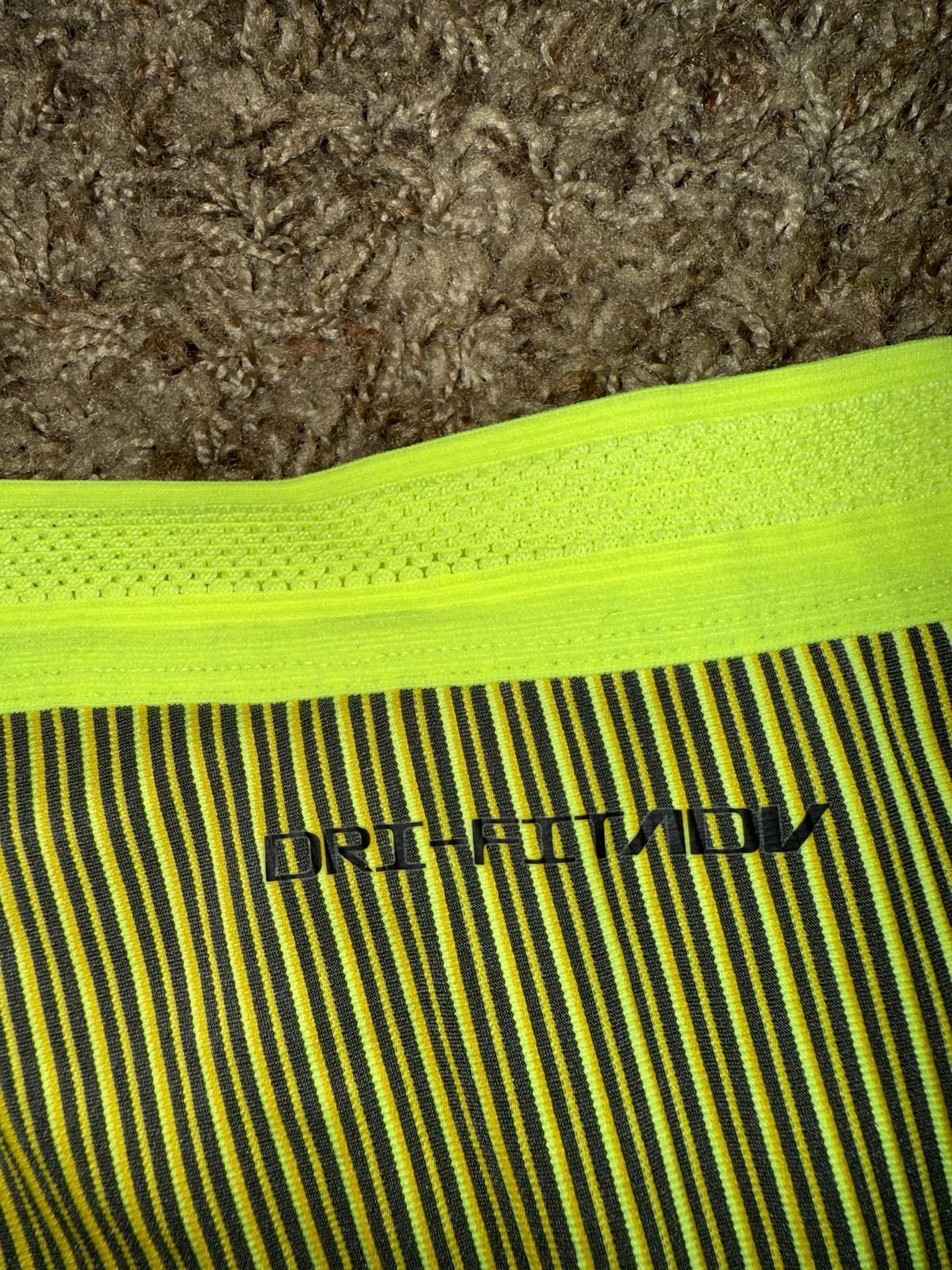 Nike Nike Men’s Dri-Fit ADV Aeroswift 1/2-Length Running Tights Size US 34 / EU 50 - 5 Thumbnail