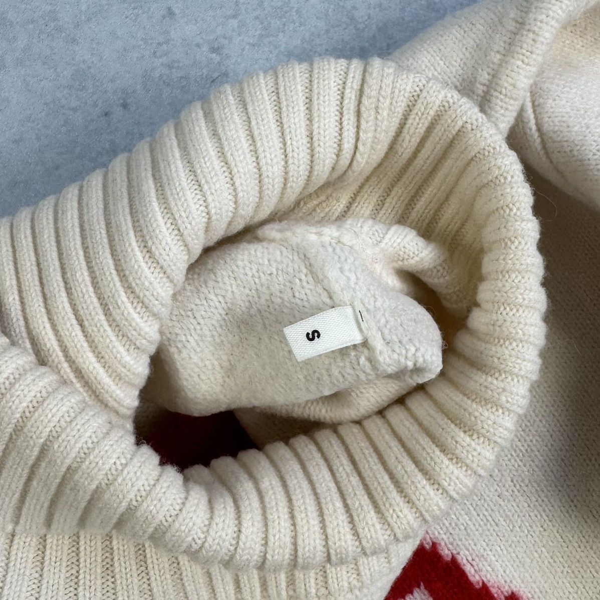 AMI AMI PARIS OVERSIZED HEART LOGO TURTLENECK SWEATER 100% WOOL Size US S / EU 44-46 / 1 - 5 Thumbnail