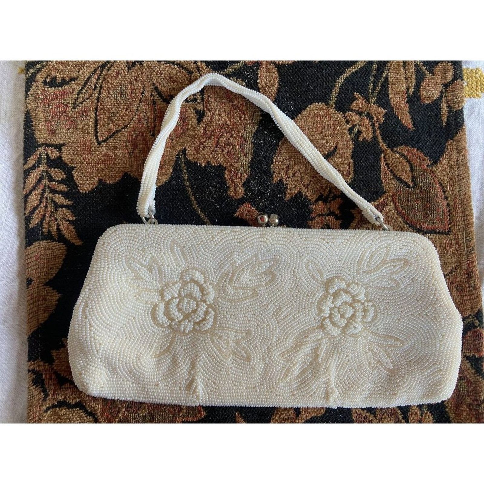 Vintage Vintage Bonwit Teller Beaded Beautiful Clutch Handbag Size ONE SIZE - 1 Thumbnail